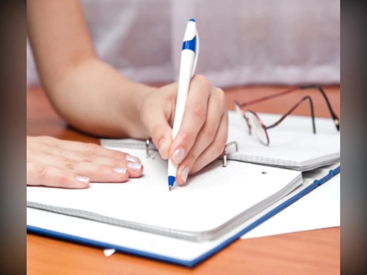 Left-Handers Day 🤚