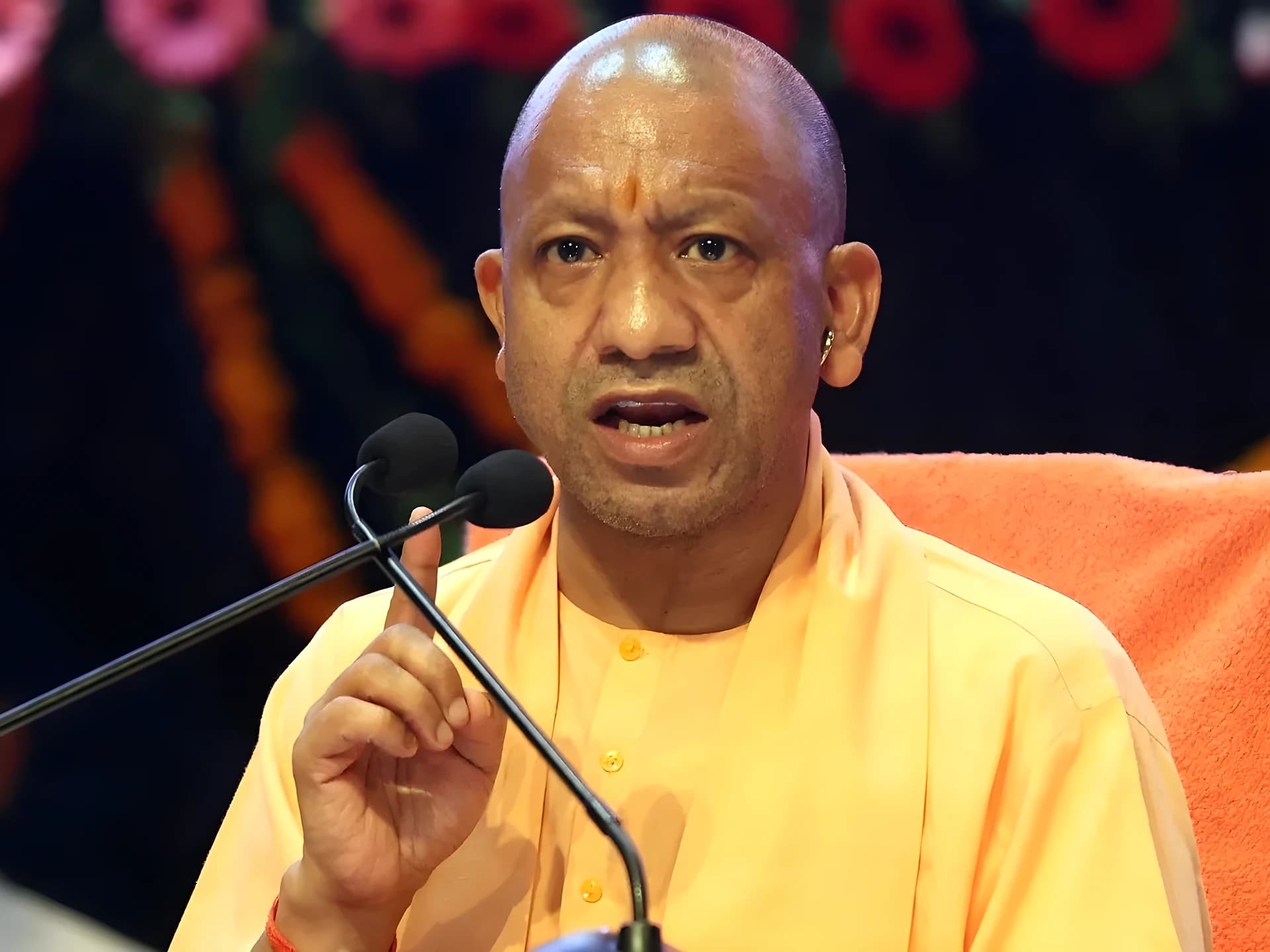 యోగి ఆదిత్యనాథ్‌పై కెనడా హక్కుల సంఘాల పిటీషన్