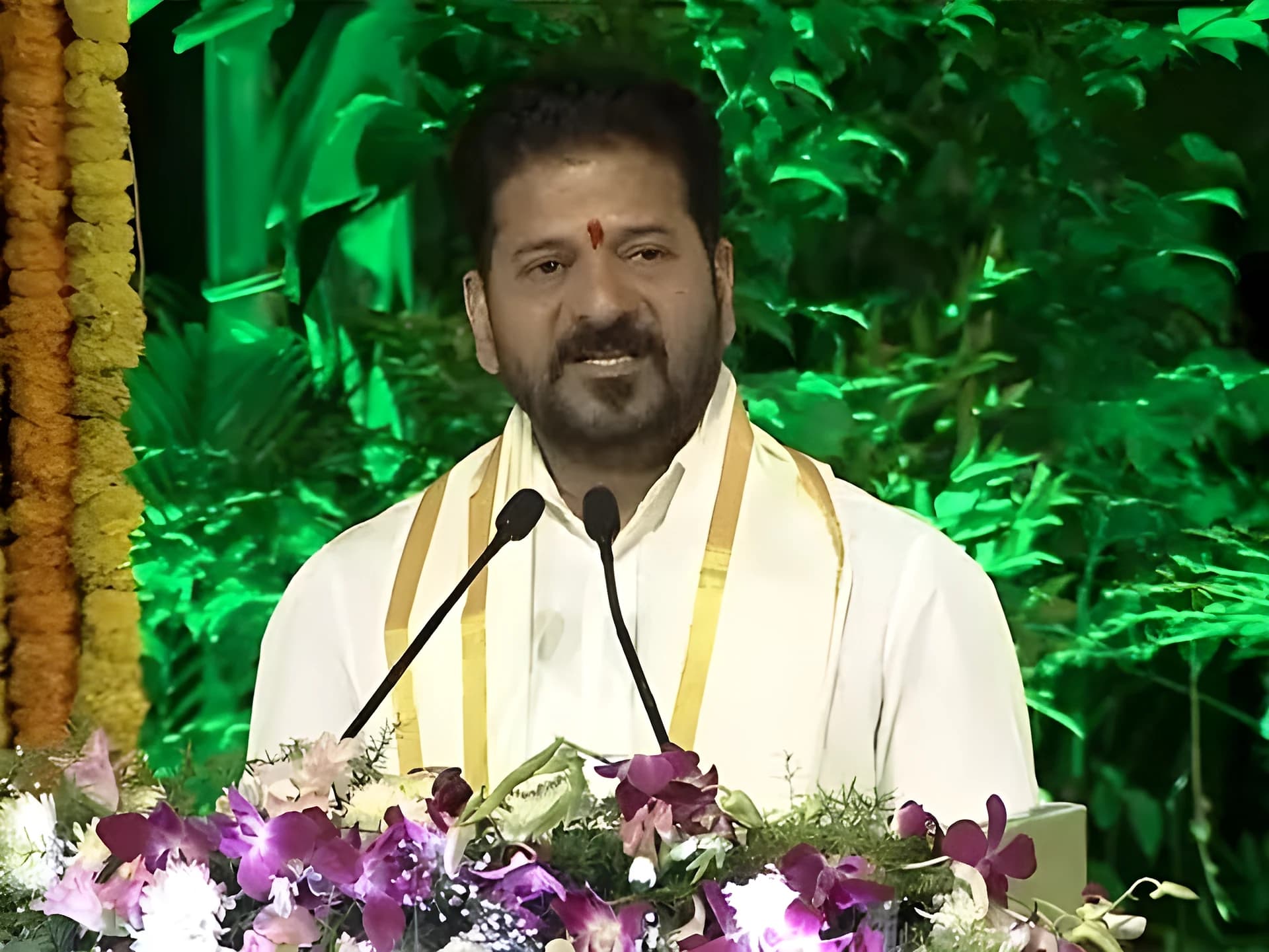 చదువు ఒక్కటే కాదు.. స్కిల్ కూడా ఉండాలి: CM