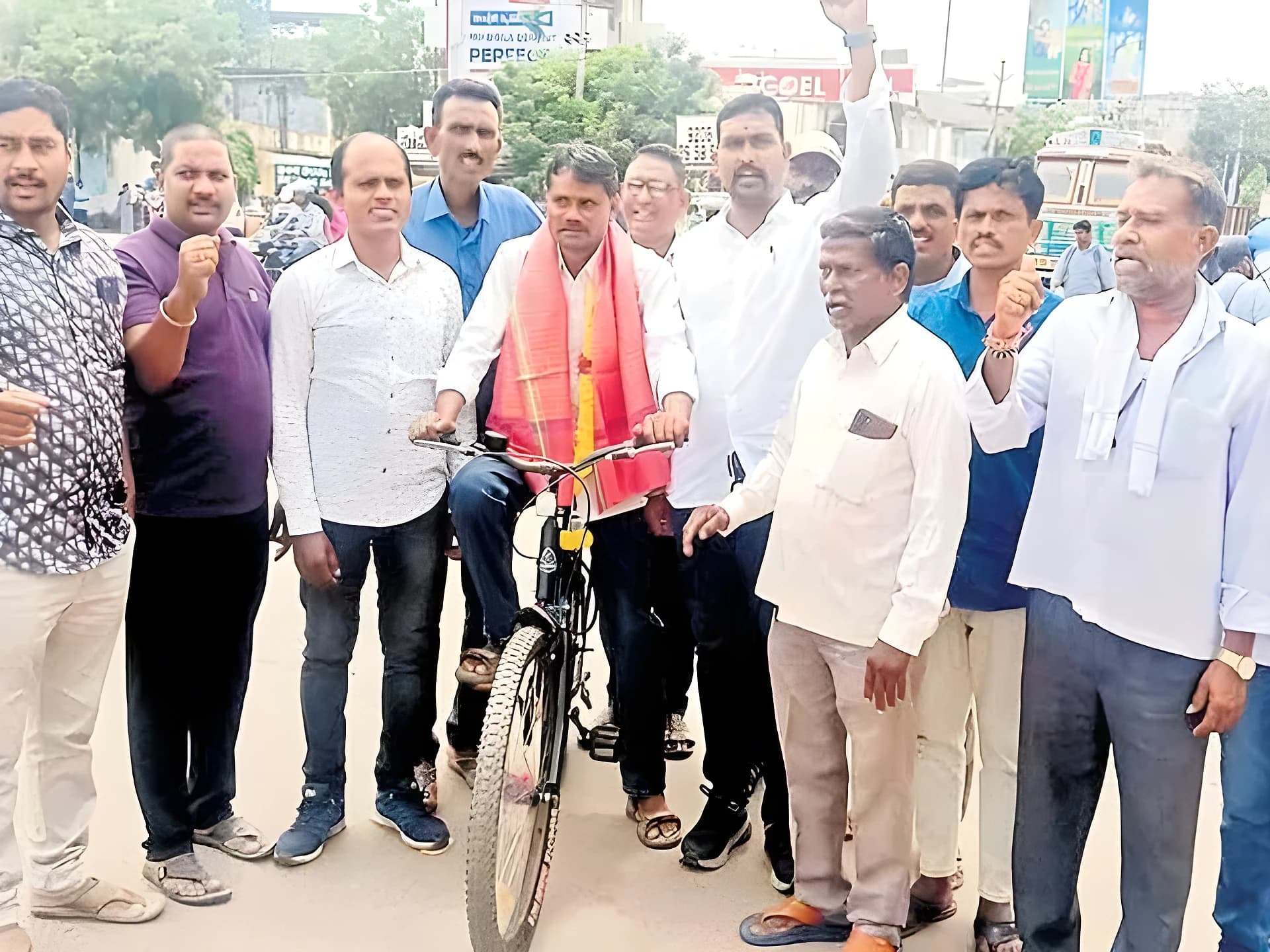 BCలకు ఇచ్చిన మాట నిలబెట్టుకోవాలి: శ్రీనివాస్‌