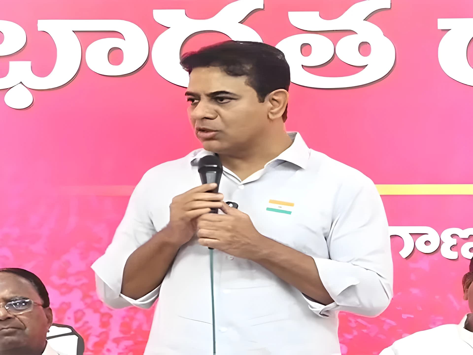 మతం మత్తులో కొట్టుకుపోతున్నాం: KTR