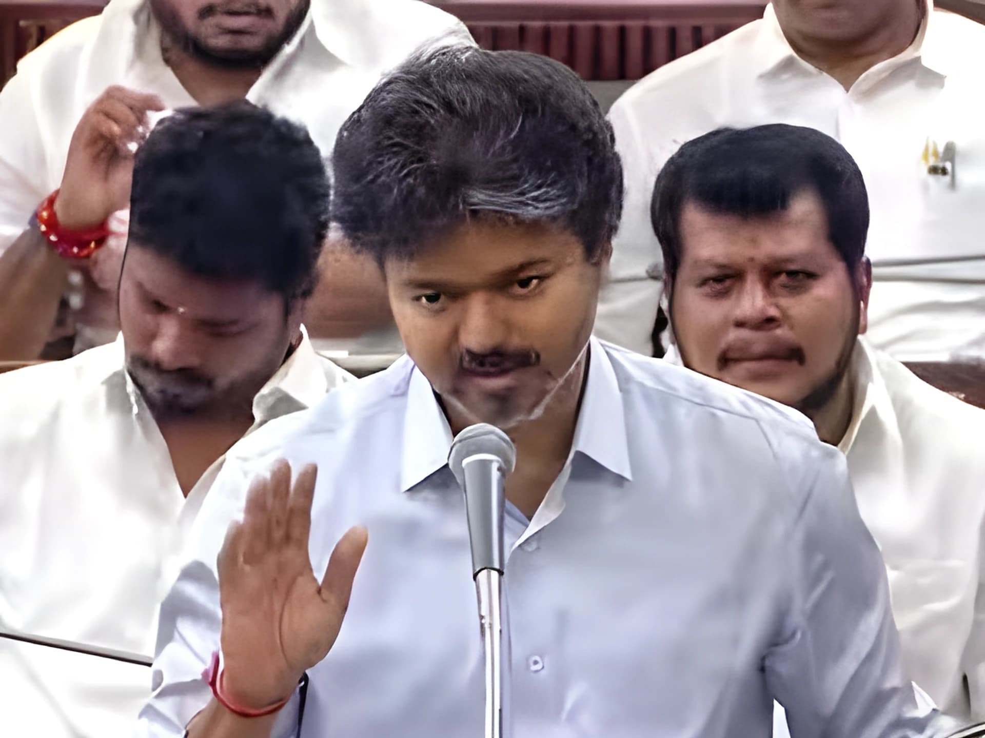 CM విజయ్ నిర్ణయంపై నెటిజన్లు ఫైర్!