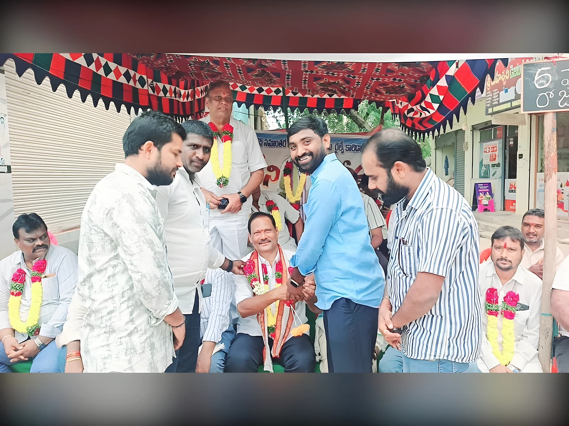బుల్లెట్ ట్రైన్ కోసం దీక్ష..తెలంగాణ యువజన సంఘం సంఘీభావం