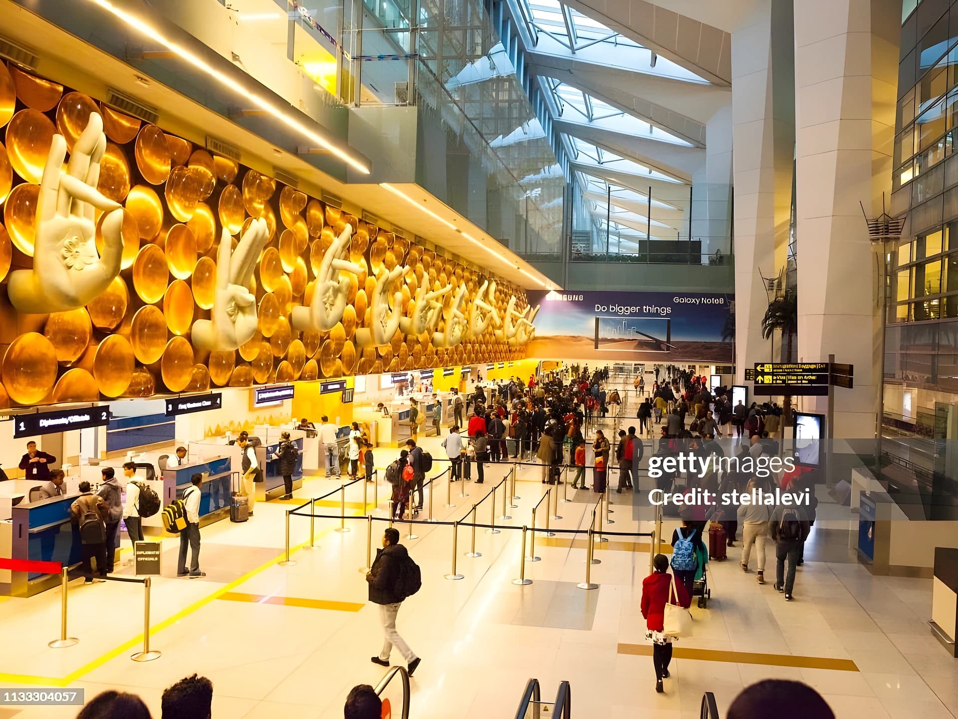 Delhi Airport టాప్ 11లోకి ఎలా వెళ్లింది? ✈️