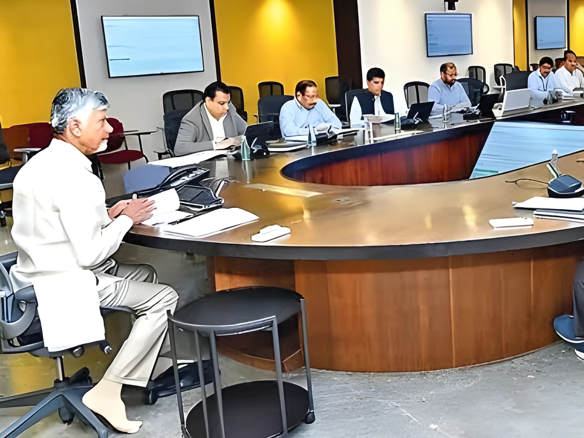 అమరావతిలో స్పోర్ట్స్‌ సిటీ: CM చంద్రబాబు