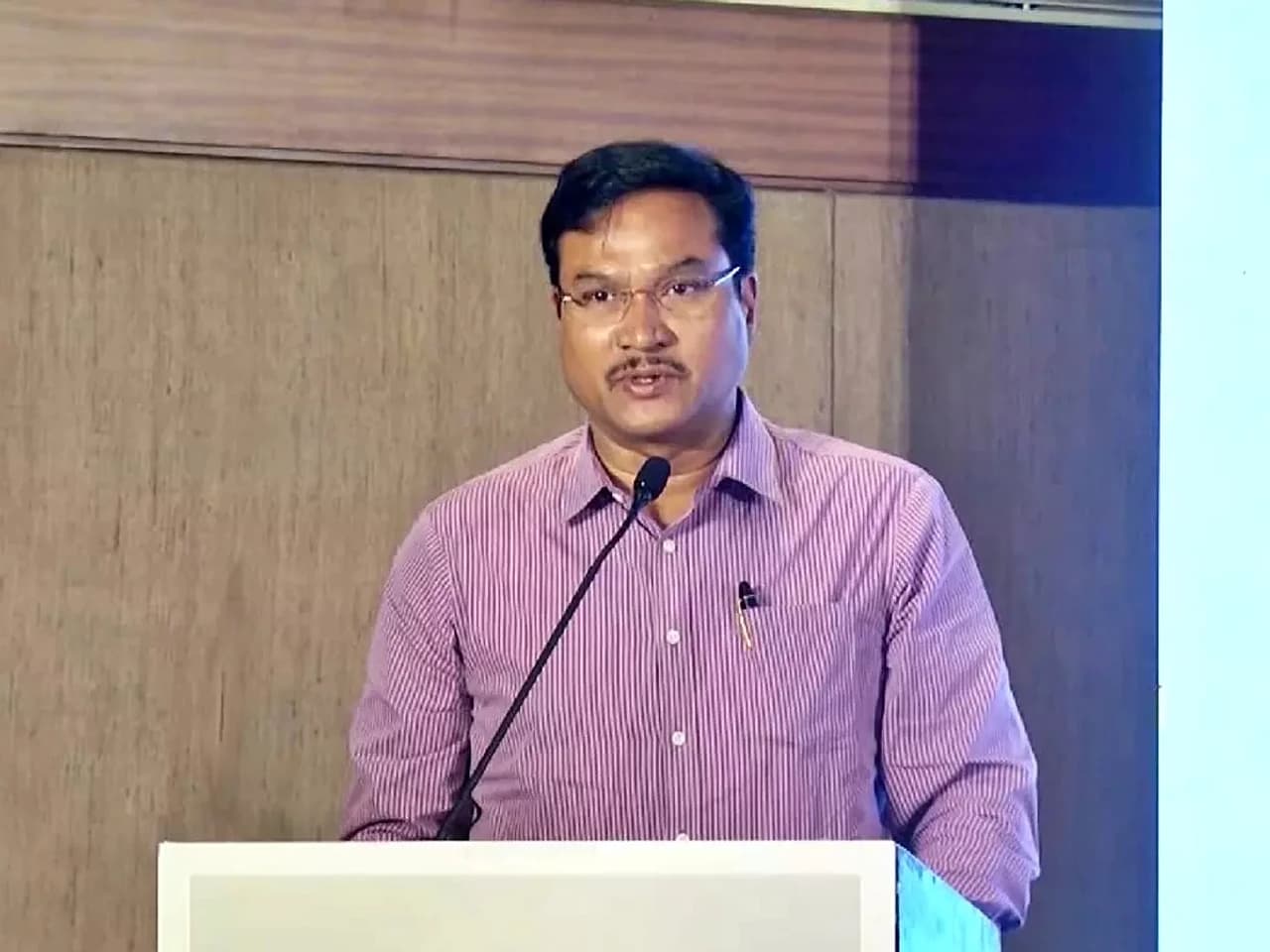 చెరువులే లేకపోతే వరదలు తప్పవు: రంగనాథ్