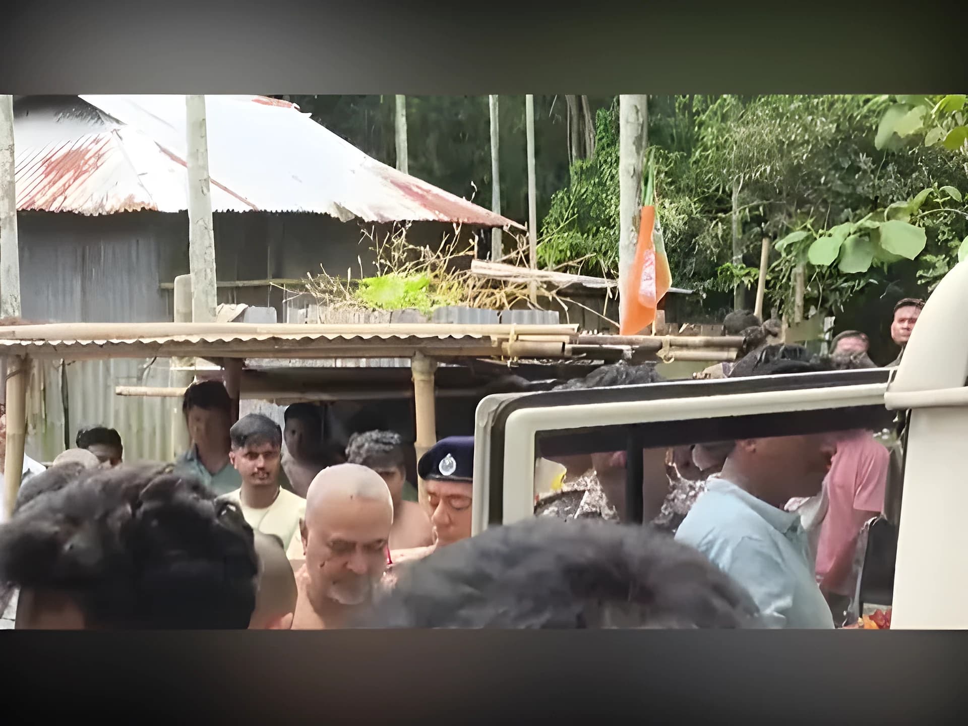 సన్యాసి వీడియో వైరల్.. ప్రజల ఆగ్రహం