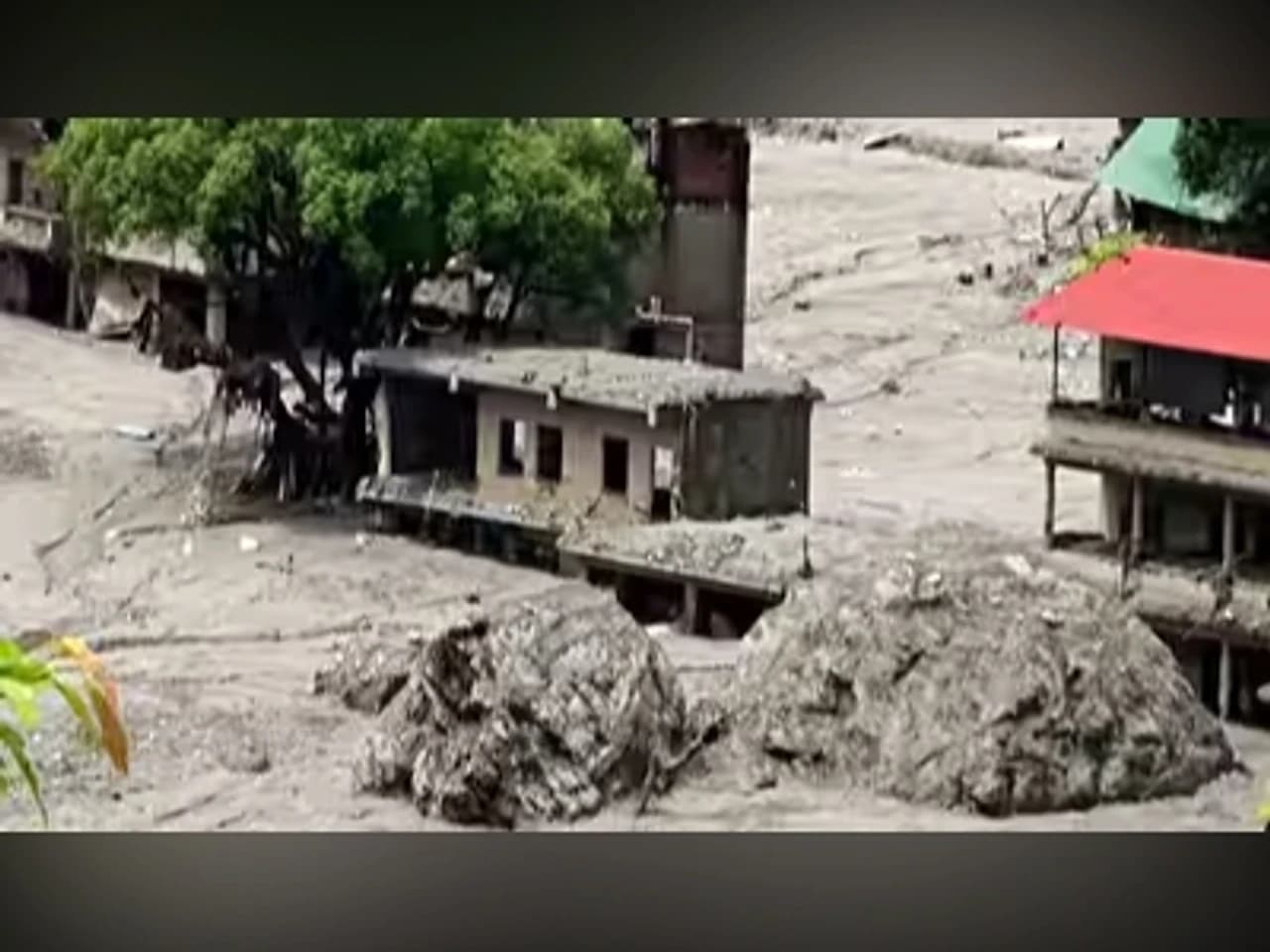నేపాల్‌ వరదల్లో 903కి చేరిన మృతుల సంఖ్య