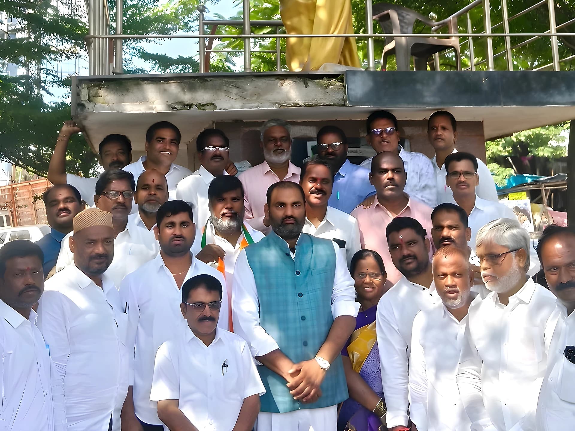 వైఎస్సాఆర్‌కు ఎమ్మెల్యే అనిరుధ్‌రెడ్డి ఘన నివాళి
