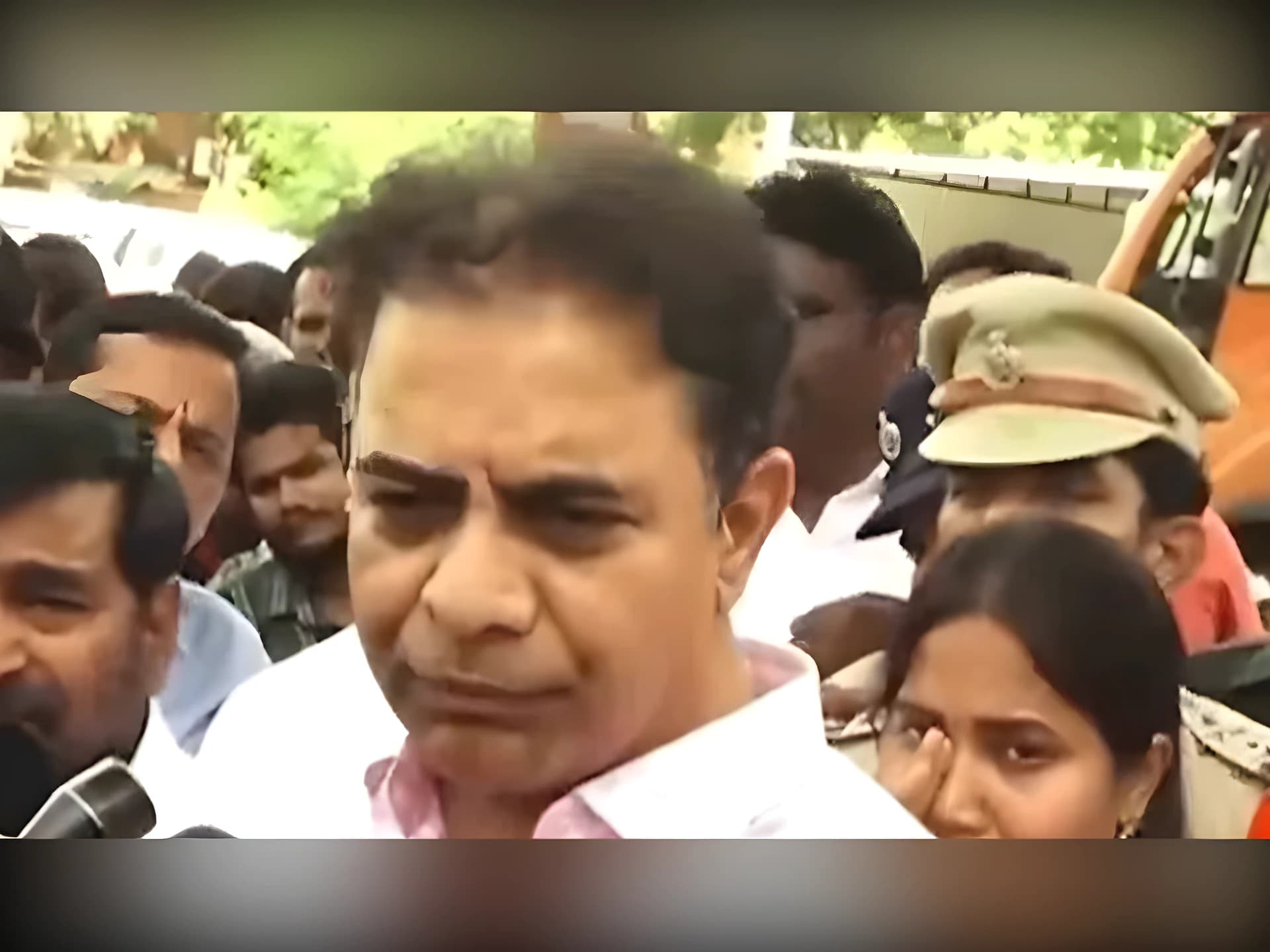 పోలీసులతో అరెస్టులా? : KTR ఫైర్