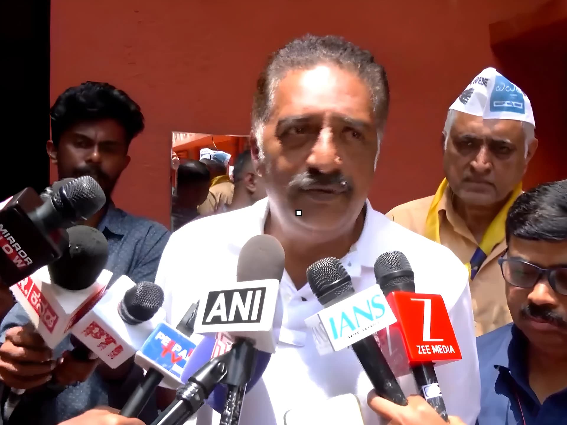SIR వెరిఫికేషన్‌పై ప్రకాశ్ రాజ్ కీలక కామెంట్స్!