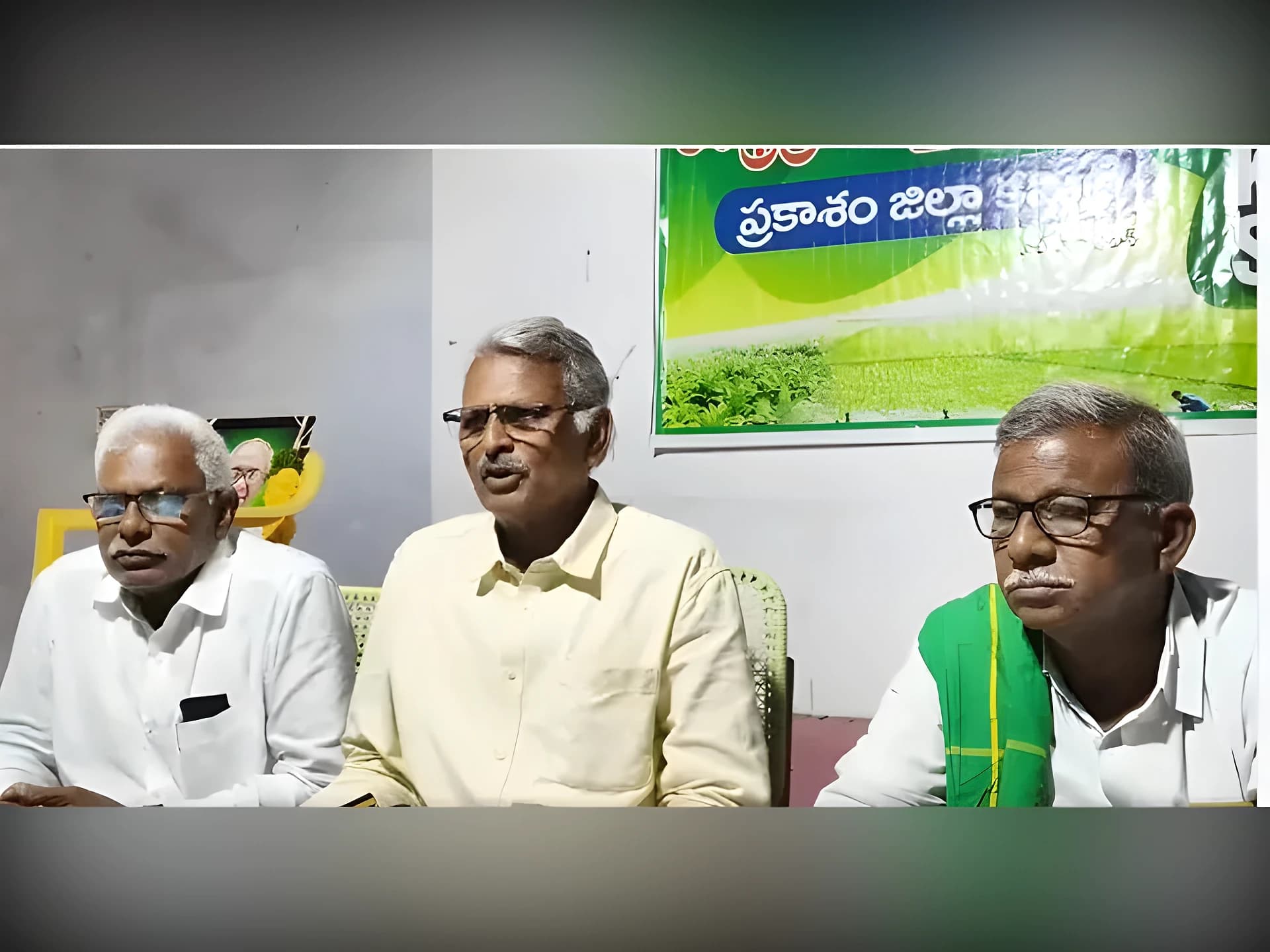 అనంతపురంలో రైతులపై దౌర్జన్యం.. రిసోనియాపై చర్యలకు  డిమాండ్