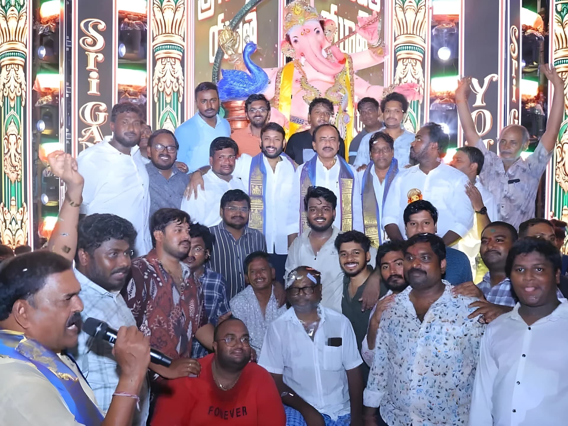 గణనాథుడి సన్నిధిలో ఎమ్మెల్యే ప్రత్యేక పూజలు