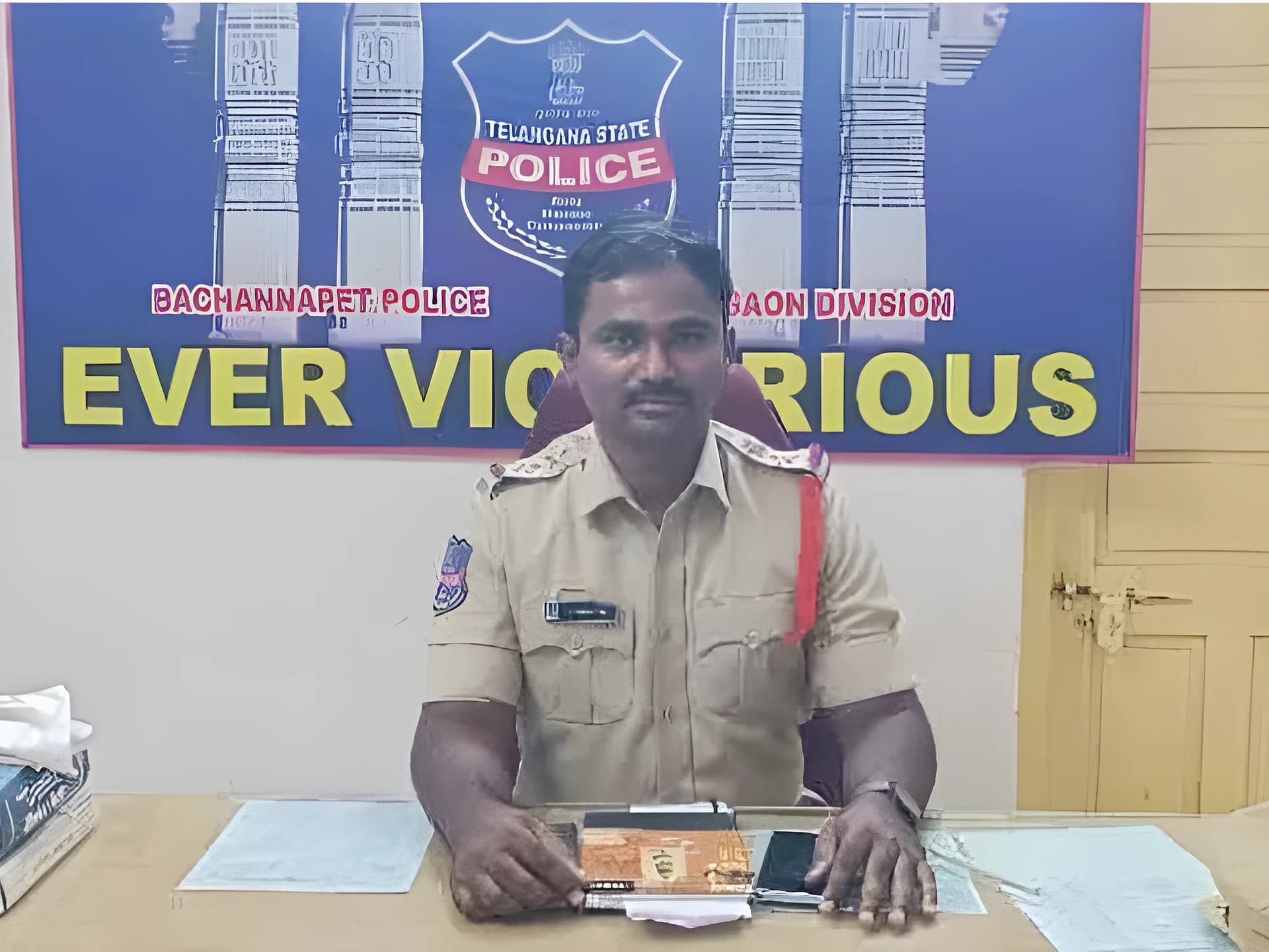 అక్రమ మట్టి తవ్వకాలపై పోలీసుల దాడి..!