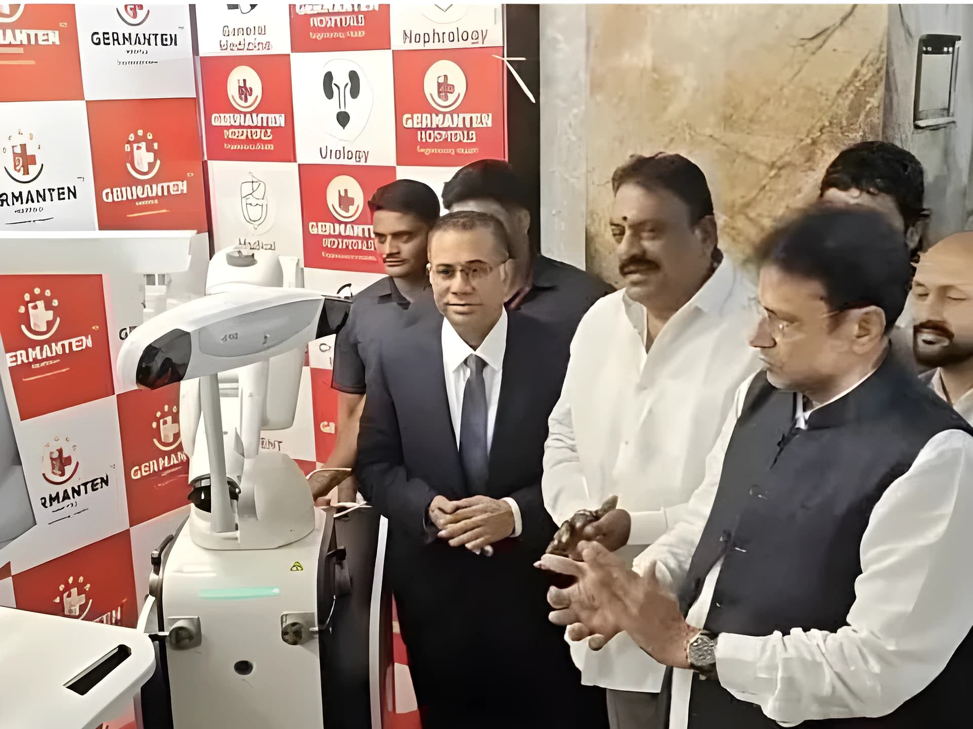 రోబోటిక్ జాయింట్ రిప్లేస్మెంట్.. సామాన్యులకు అందుబాటులో!