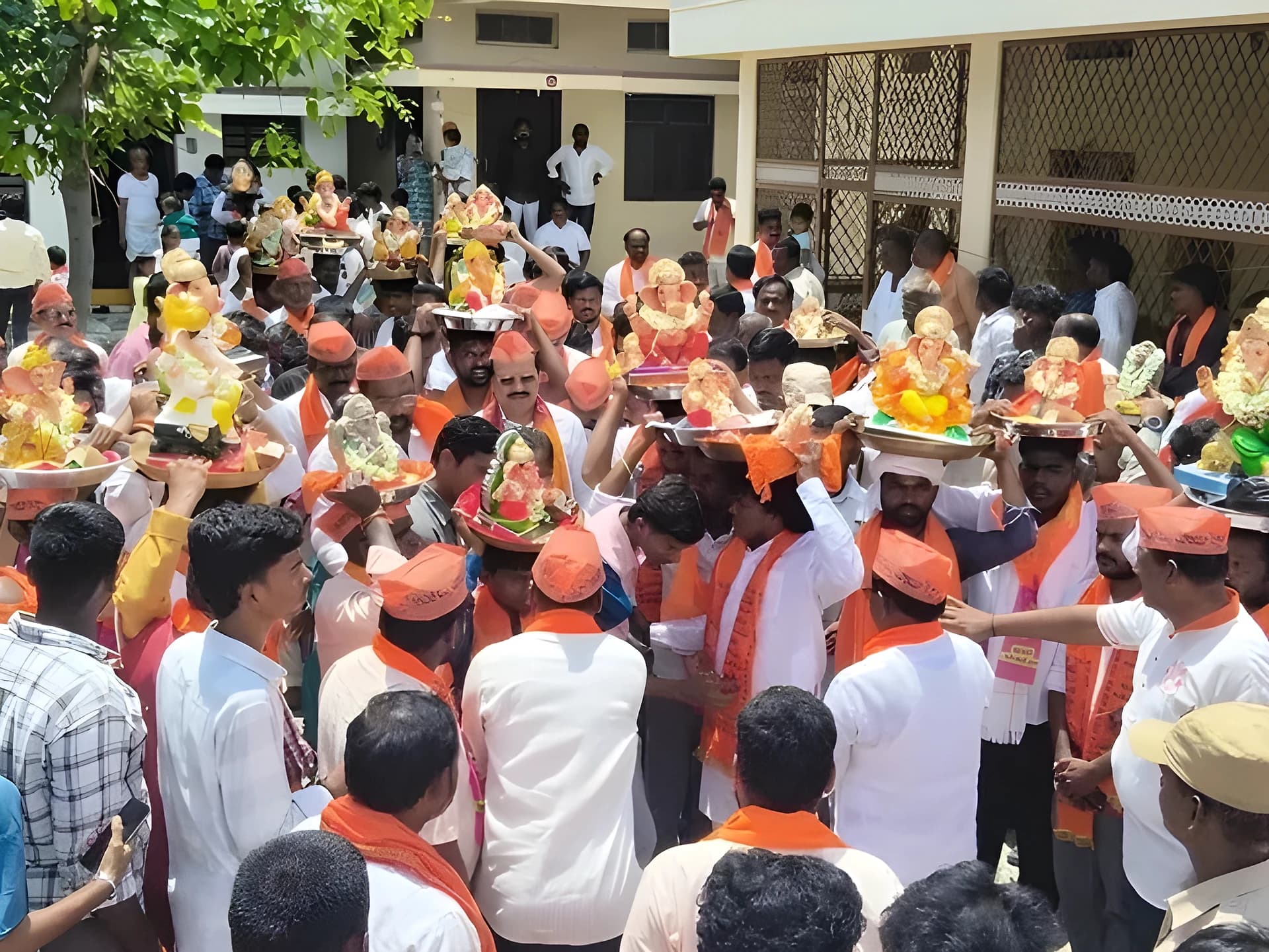 మక్తల్‌లో ఘనంగా తోడు గణపతుల ఊరేగింపు
