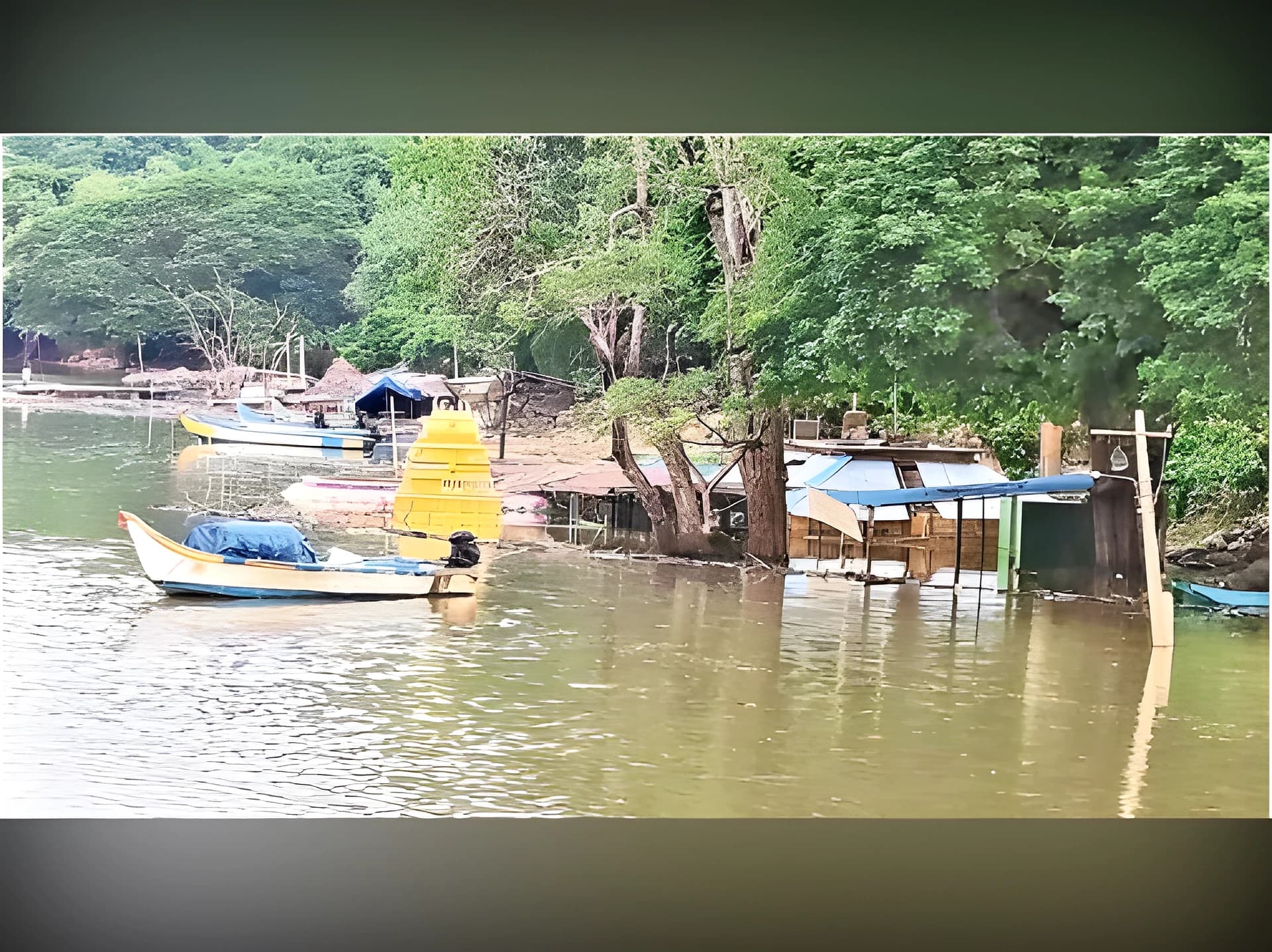 గోదావరిలో వరద.. దేవిపట్నంలో ఆలయం మునిగింది!