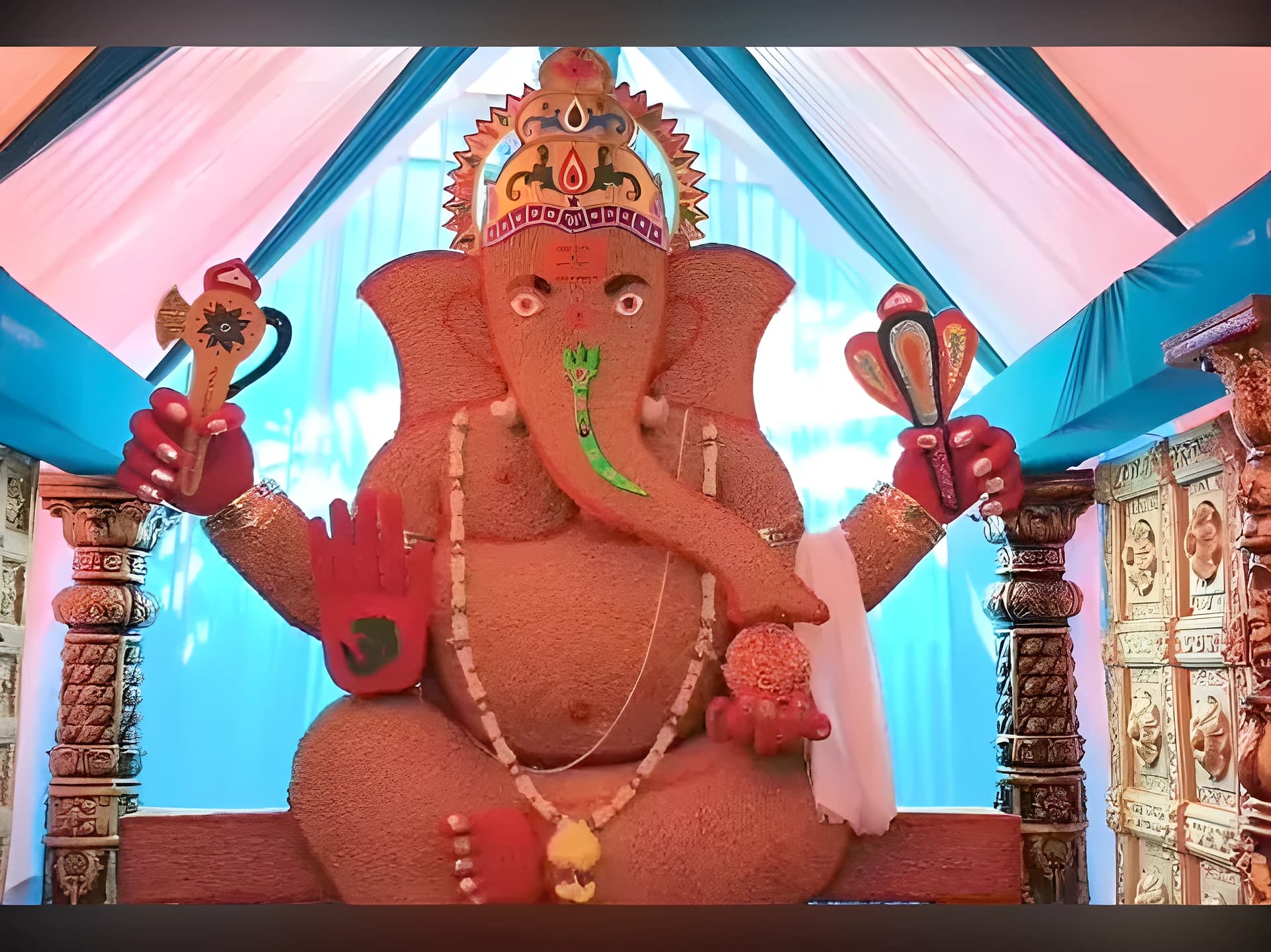 150 కిలోల పసుపు కొమ్ములతో గణపతి