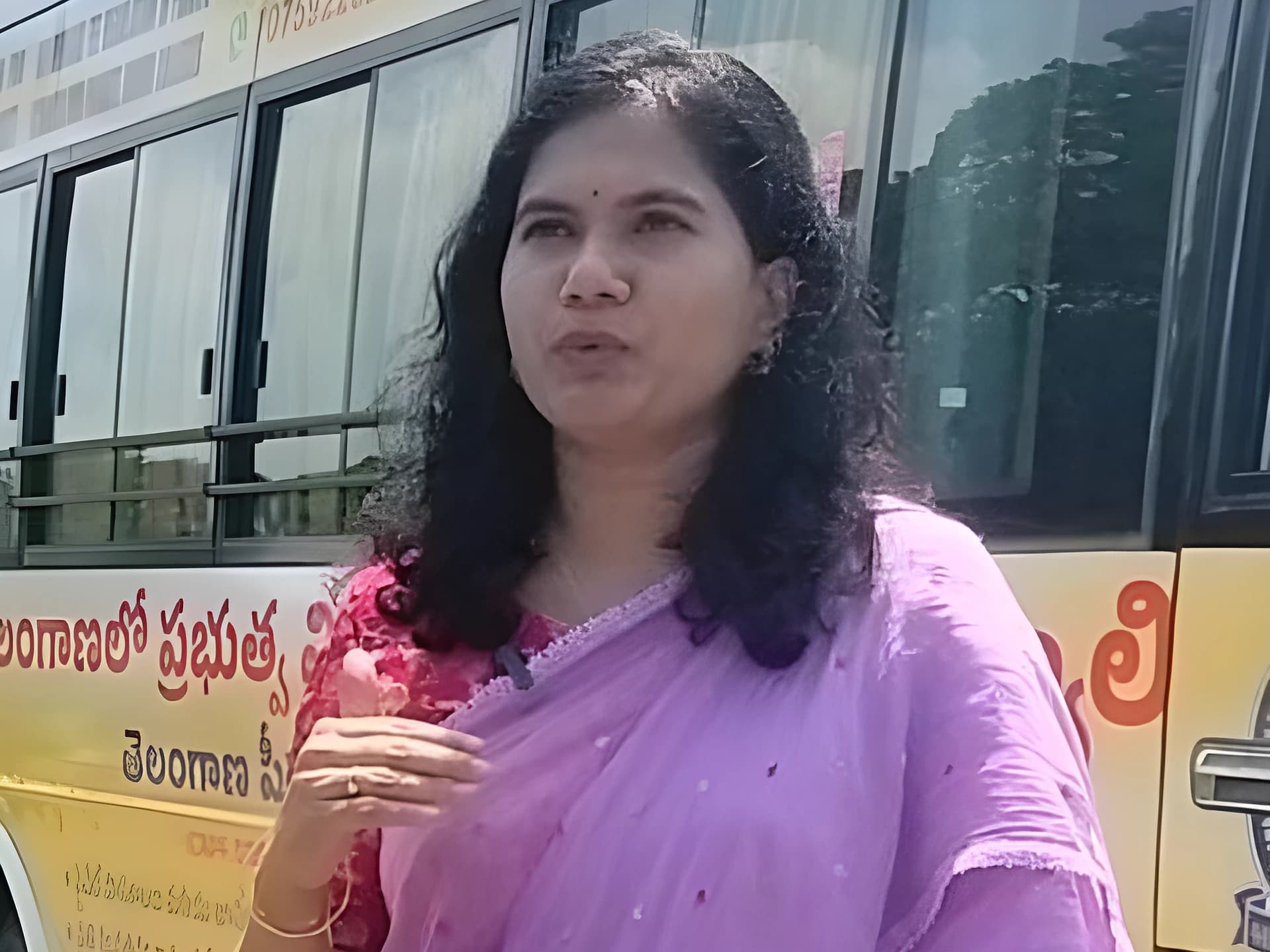 ప్రభుత్వ బడులకు 18 శాతం నిధులు కేటాయించాలి: సృజన యాదవ్