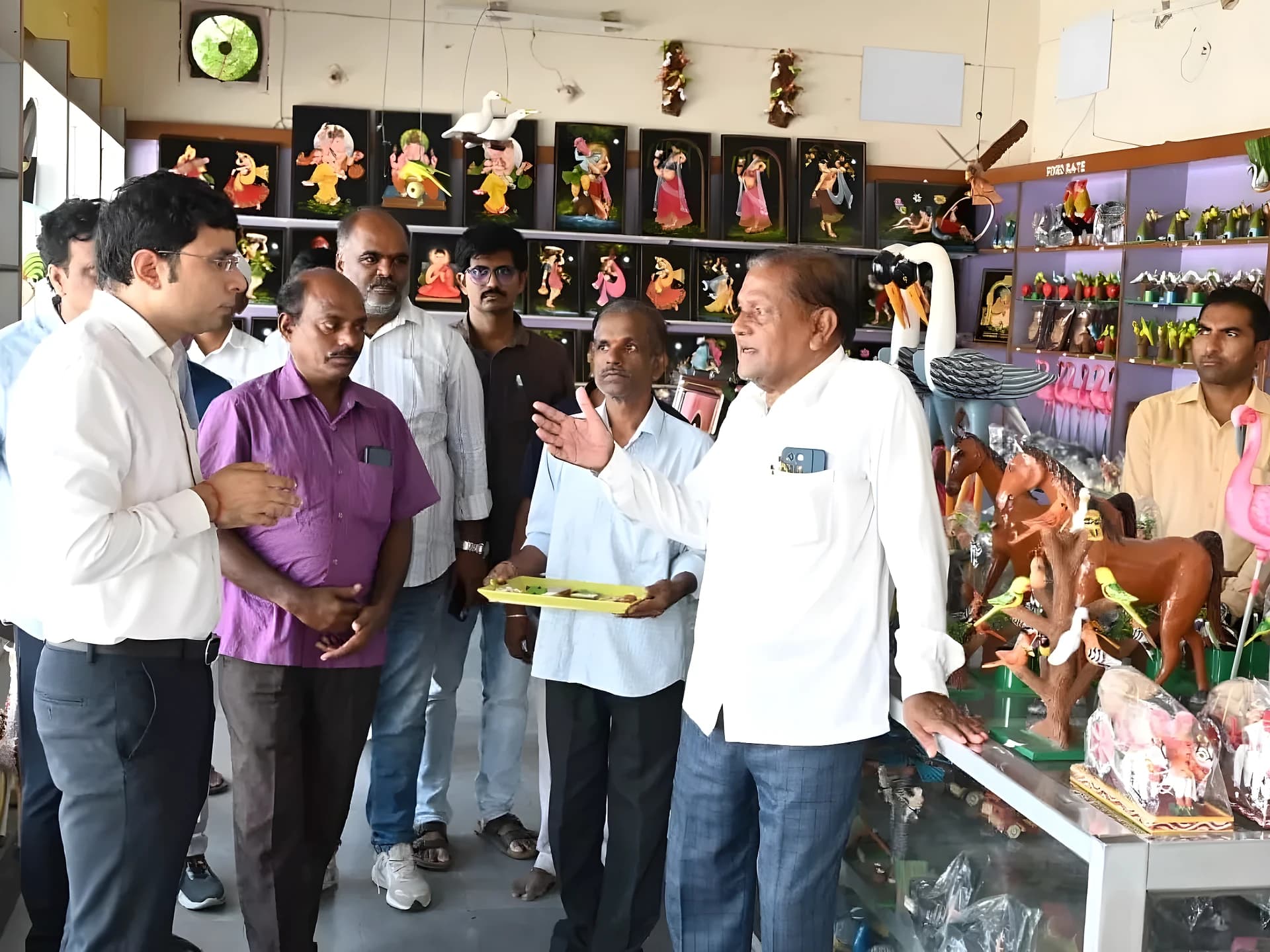 కళాకారులకు మరిన్ని మార్కెటింగ్ అవకాశాలు