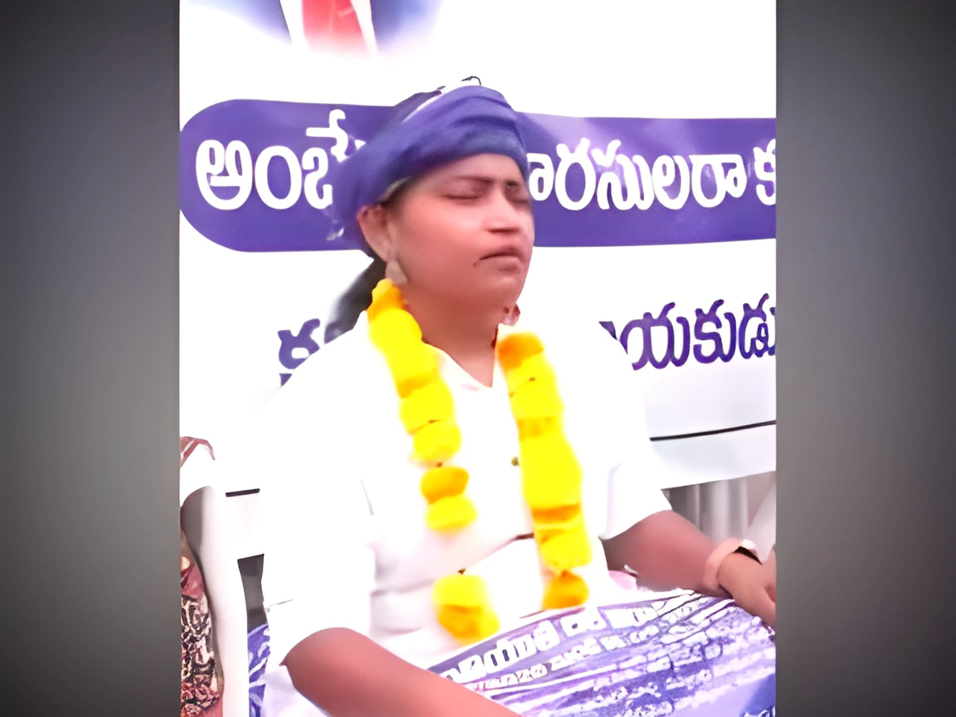 హమారా ప్రసాద్‌పై కల్పనా ఫైర్
