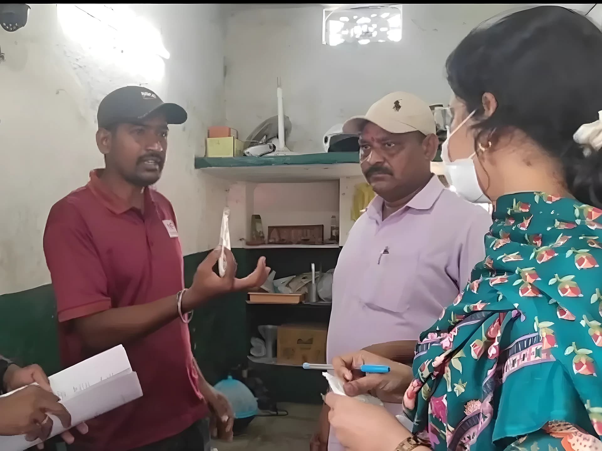 జగిత్యాలలో పాల కేంద్రాలపై తనిఖీలు