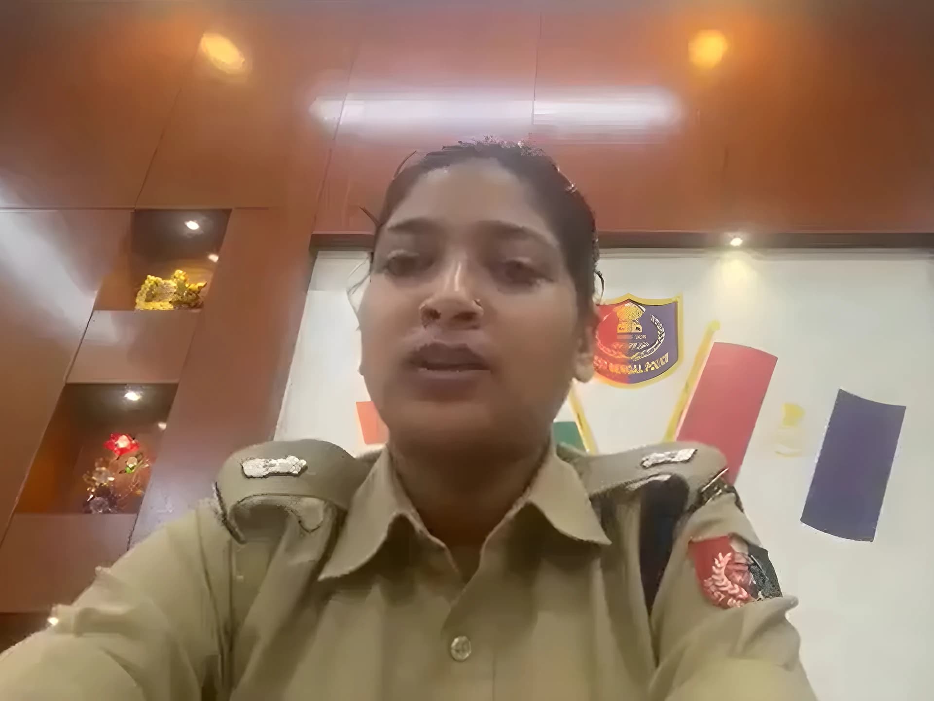 ఇస్లామిక్‌ గ్రీటింగ్‌.. IPS అధికారిణి బదిలీపై వివాదం!