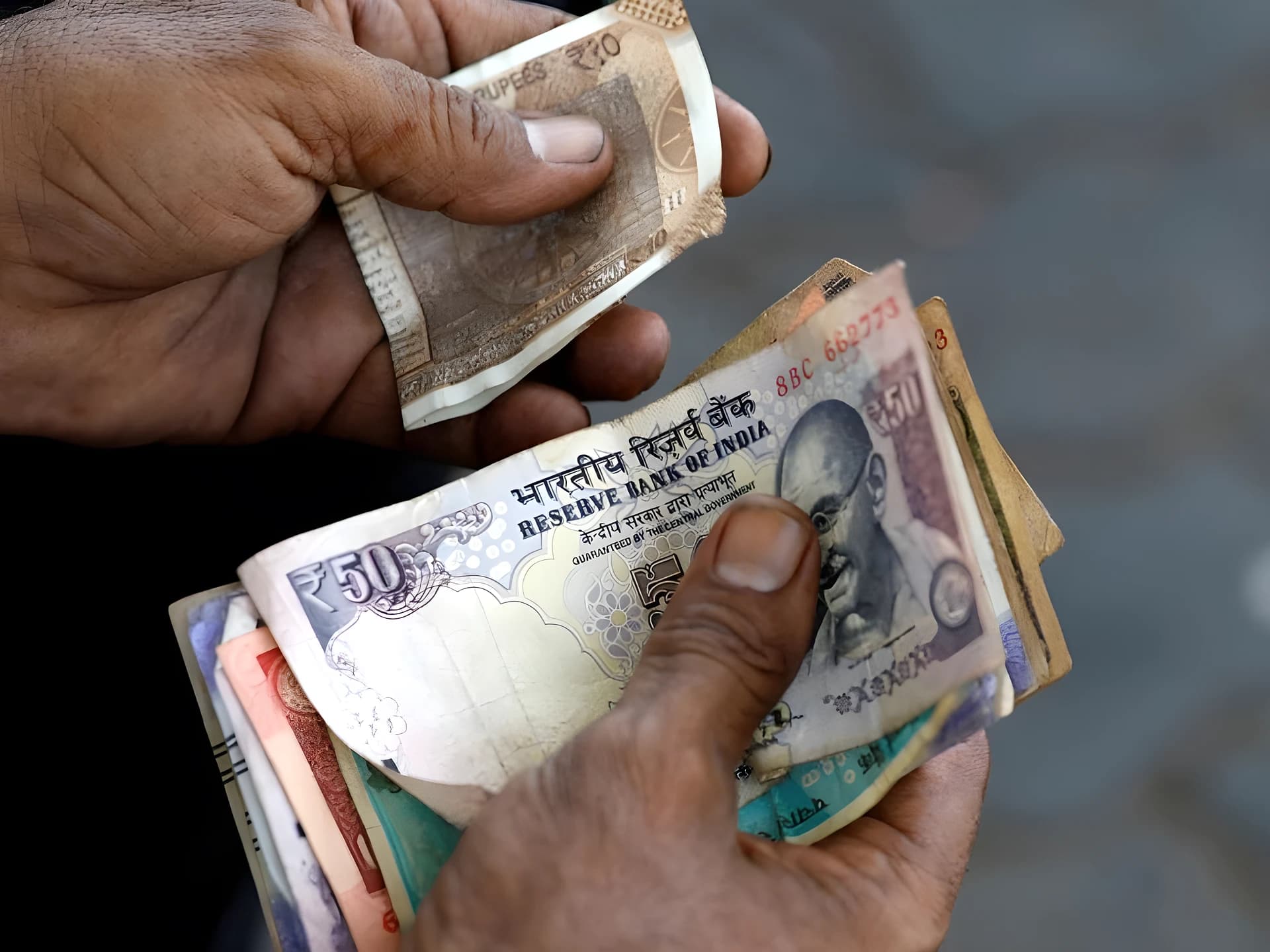 డాలర్‌కి షాక్! పెరిగిన రూపాయి విలువ!