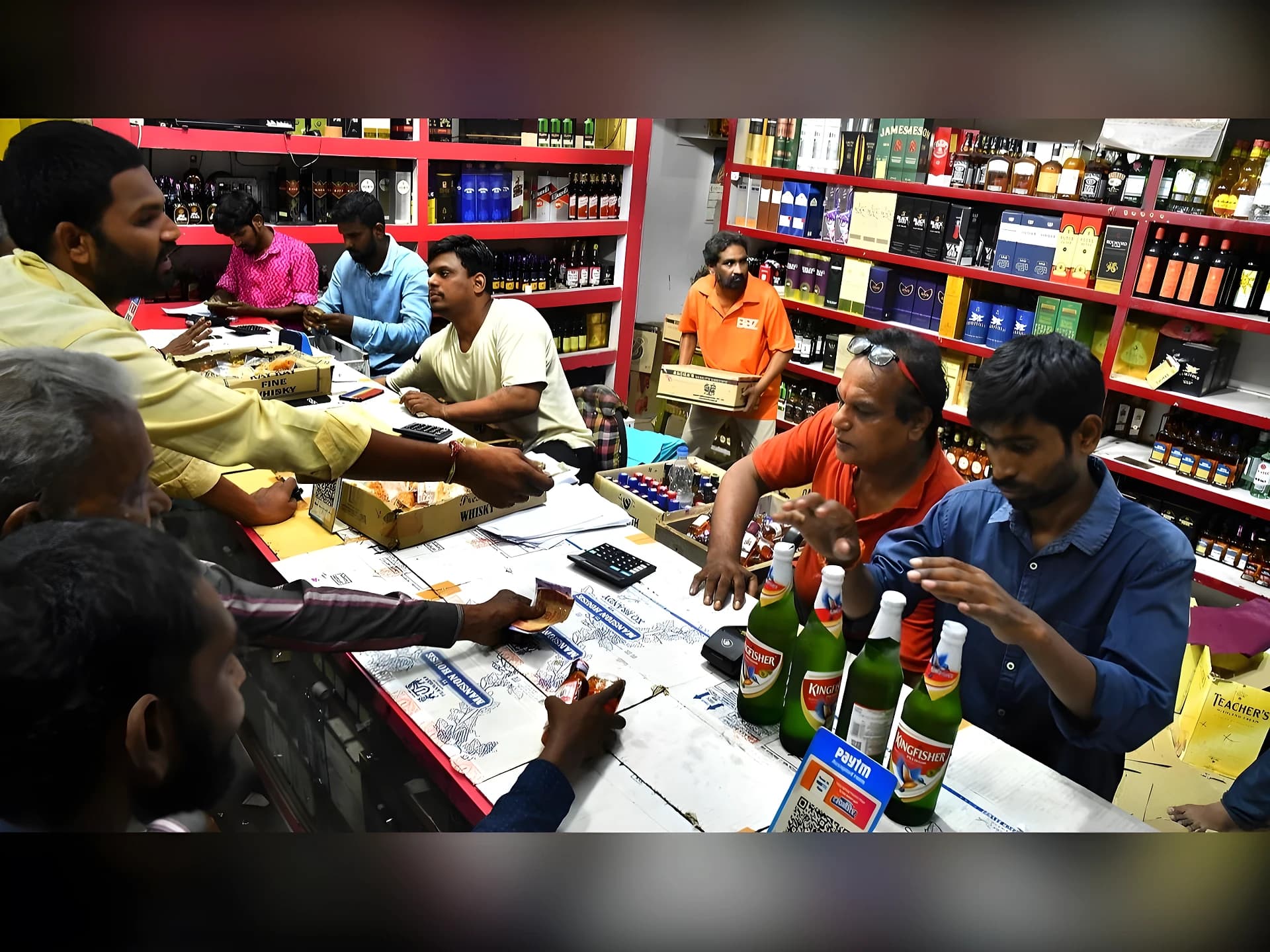 నిమజ్జనం ఎఫెక్ట్.. వైన్ షాపులకు తాళాలు!