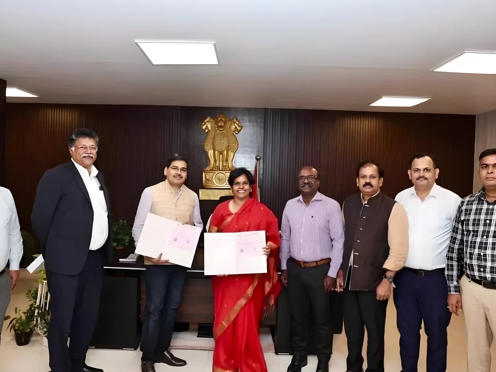 300 మందికి స్కిల్ ట్రైనింగ్: కలెక్టర్