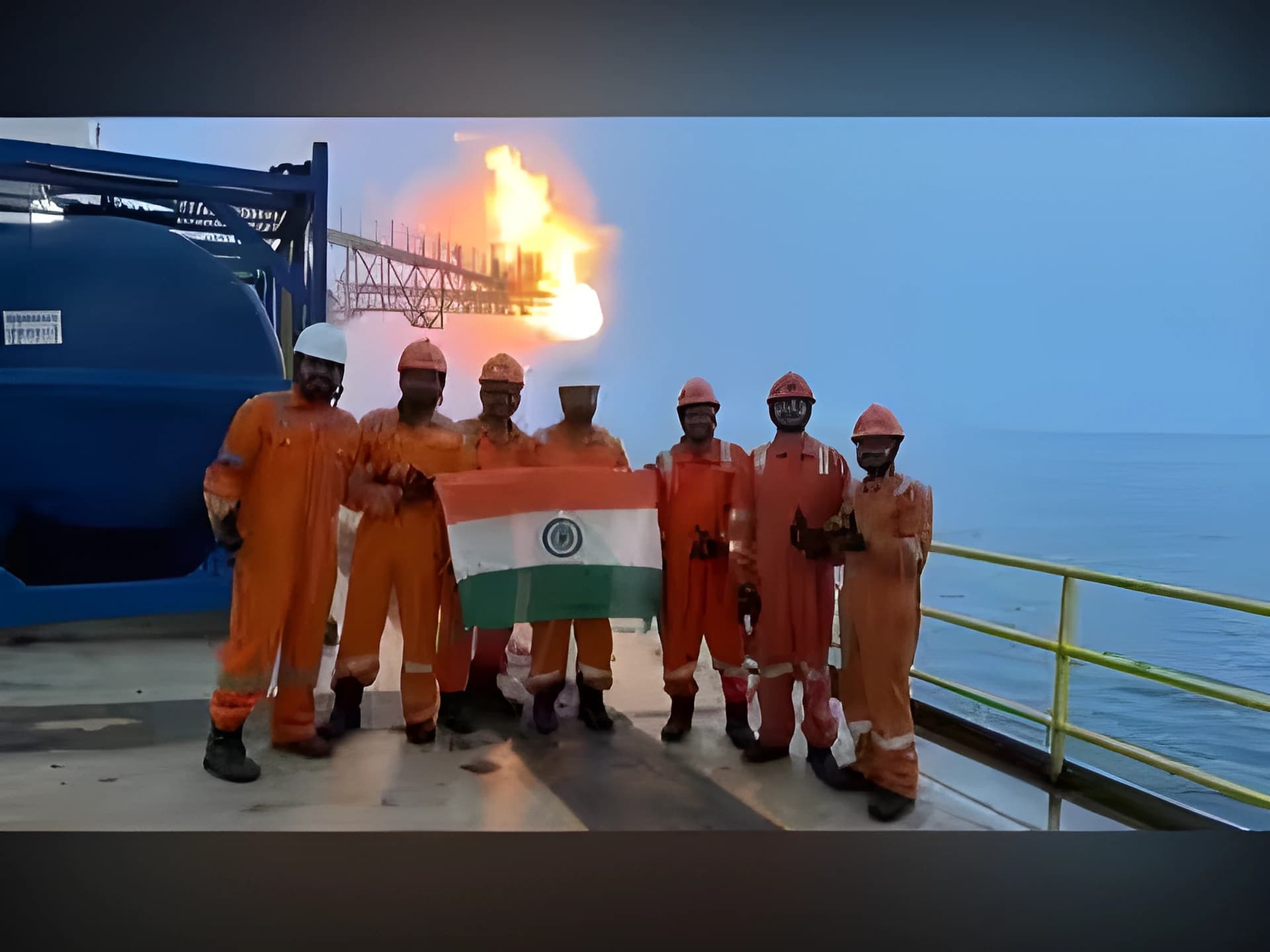 సముద్రంలో గ్యాస్‌.. ఒడిశాకు 43 కి.మీ దూరంలో