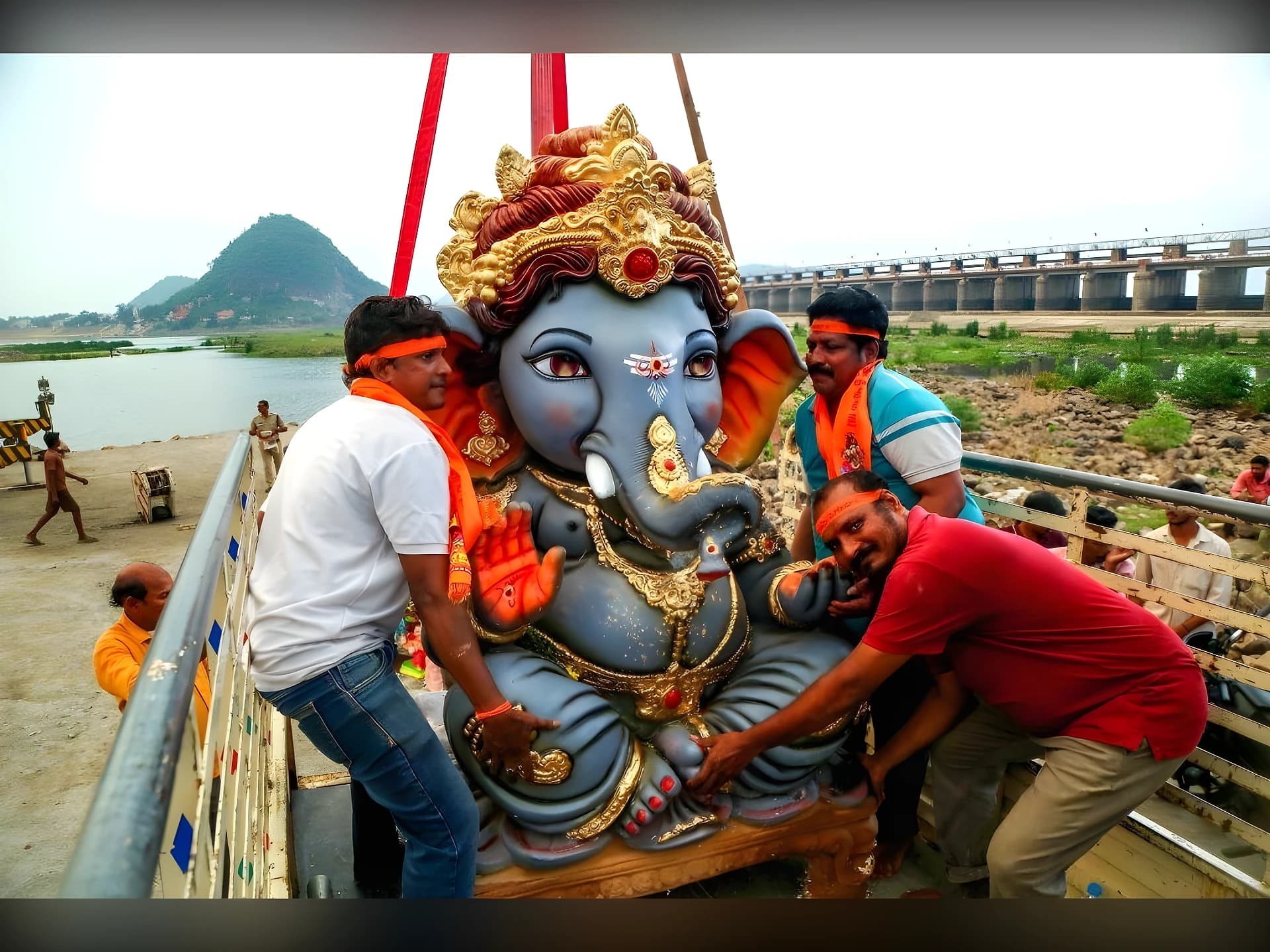 నిమజ్జనం కోసం.. హైదరాబాద్ టు విజయవాడ