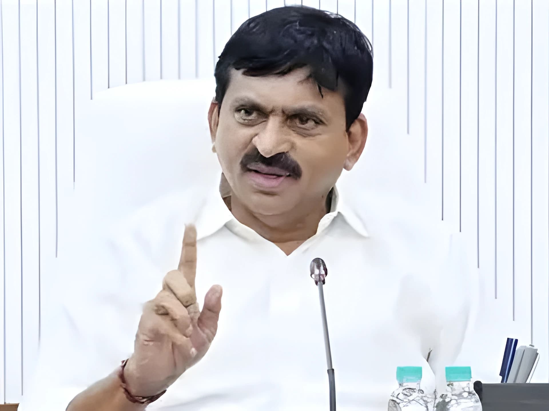 భారీ వర్షాలపై కలెక్టర్లకు మంత్రి కీలక సూచనలు!