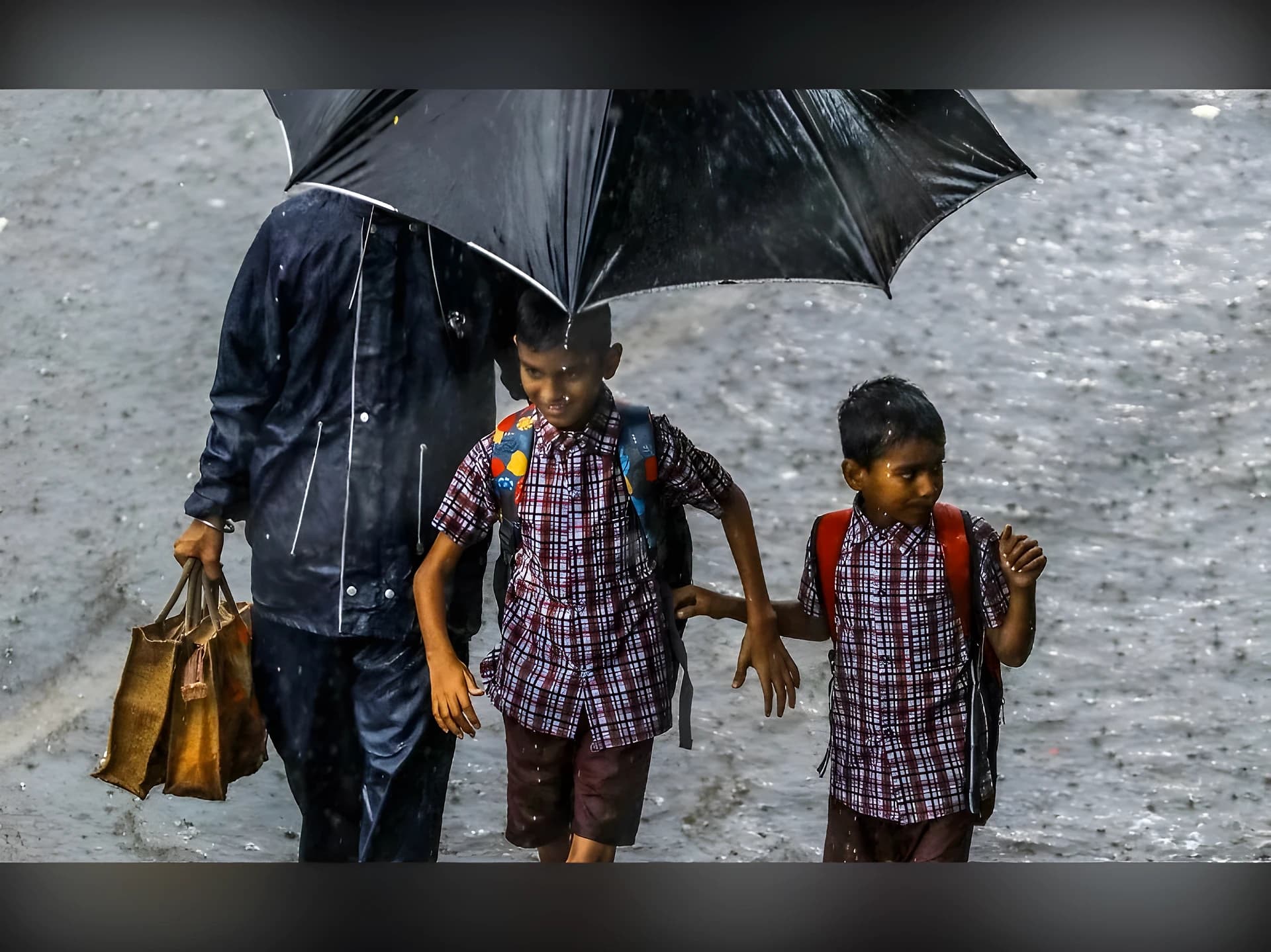 స్కూళ్లకు హాలిడే, KU ఎగ్జామ్స్ పోస్ట్‌పోన్!