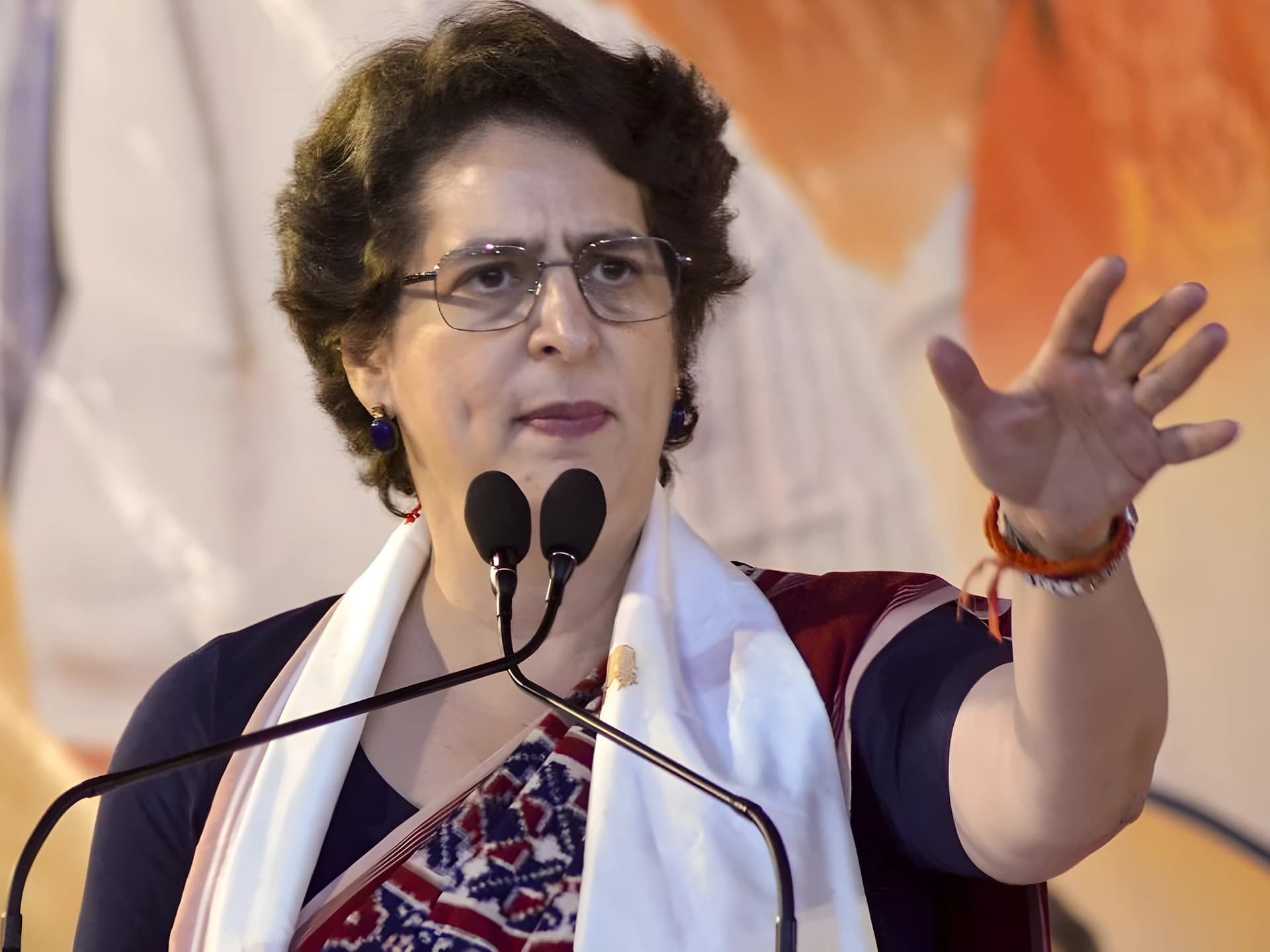 ఓటర్ల జాబితాపై రచ్చ.. CECపై ప్రియాంక ఫైర్‌!