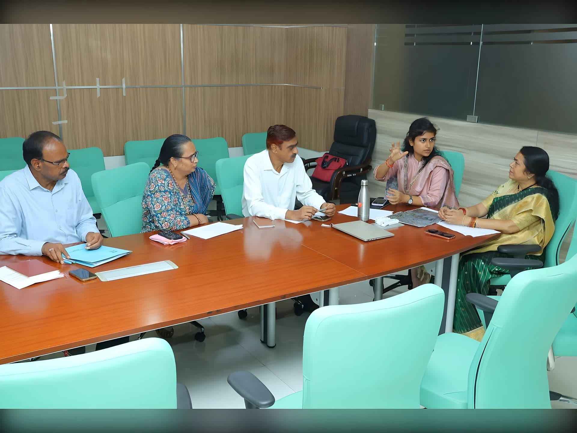 'వరంగల్‌ అభివృద్ధి పనులకు వేగం పెంచాలి'