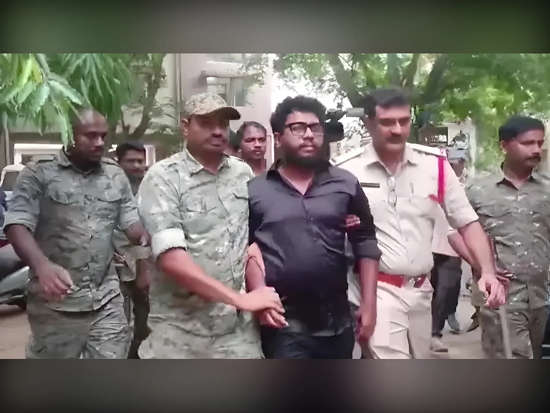 రావణ్‌కి విదేశాల నుంచి మనీ