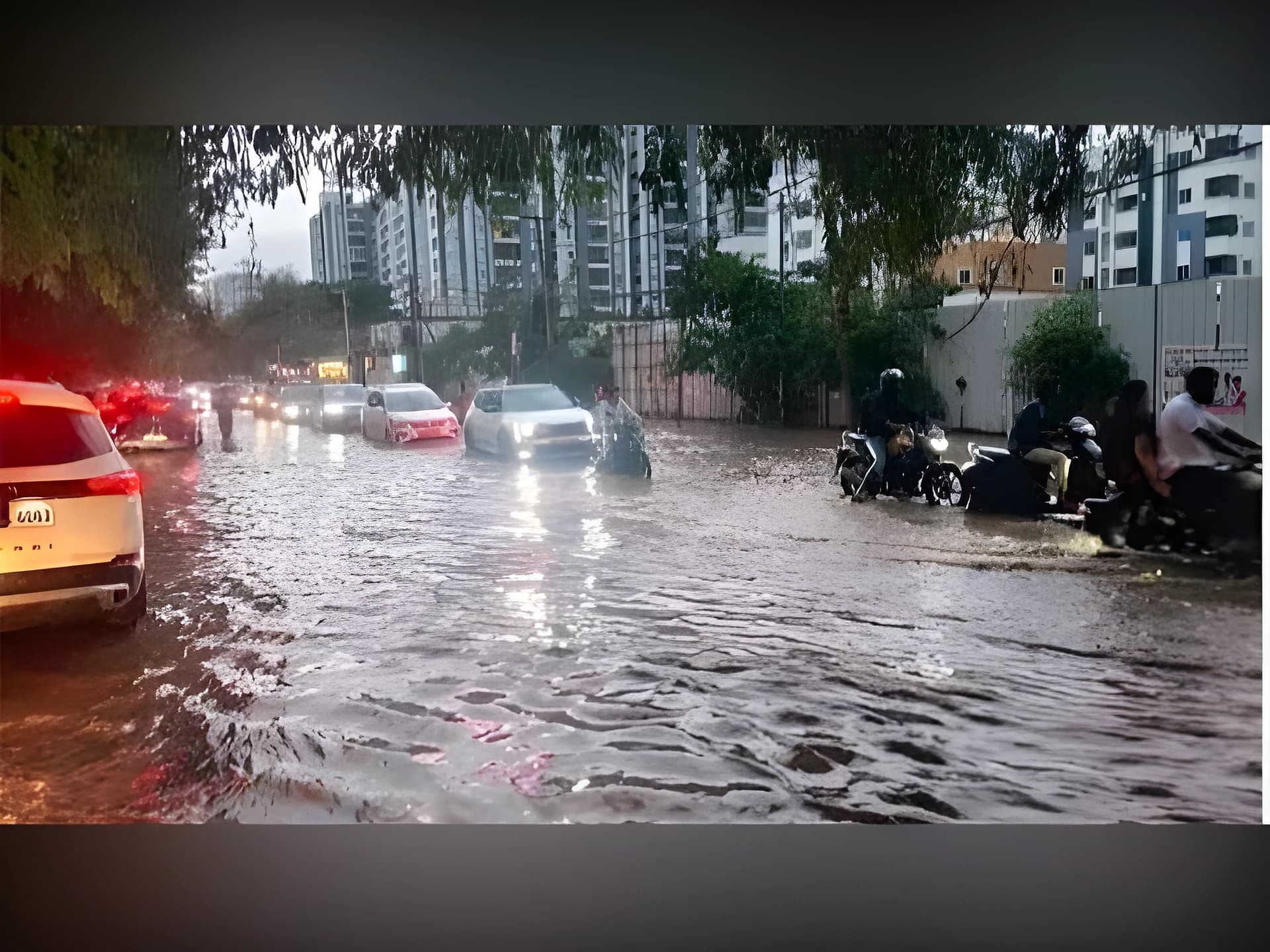భారీ వర్షాలు.. సుబ్లేడు వద్ద రహదారిపై వరద