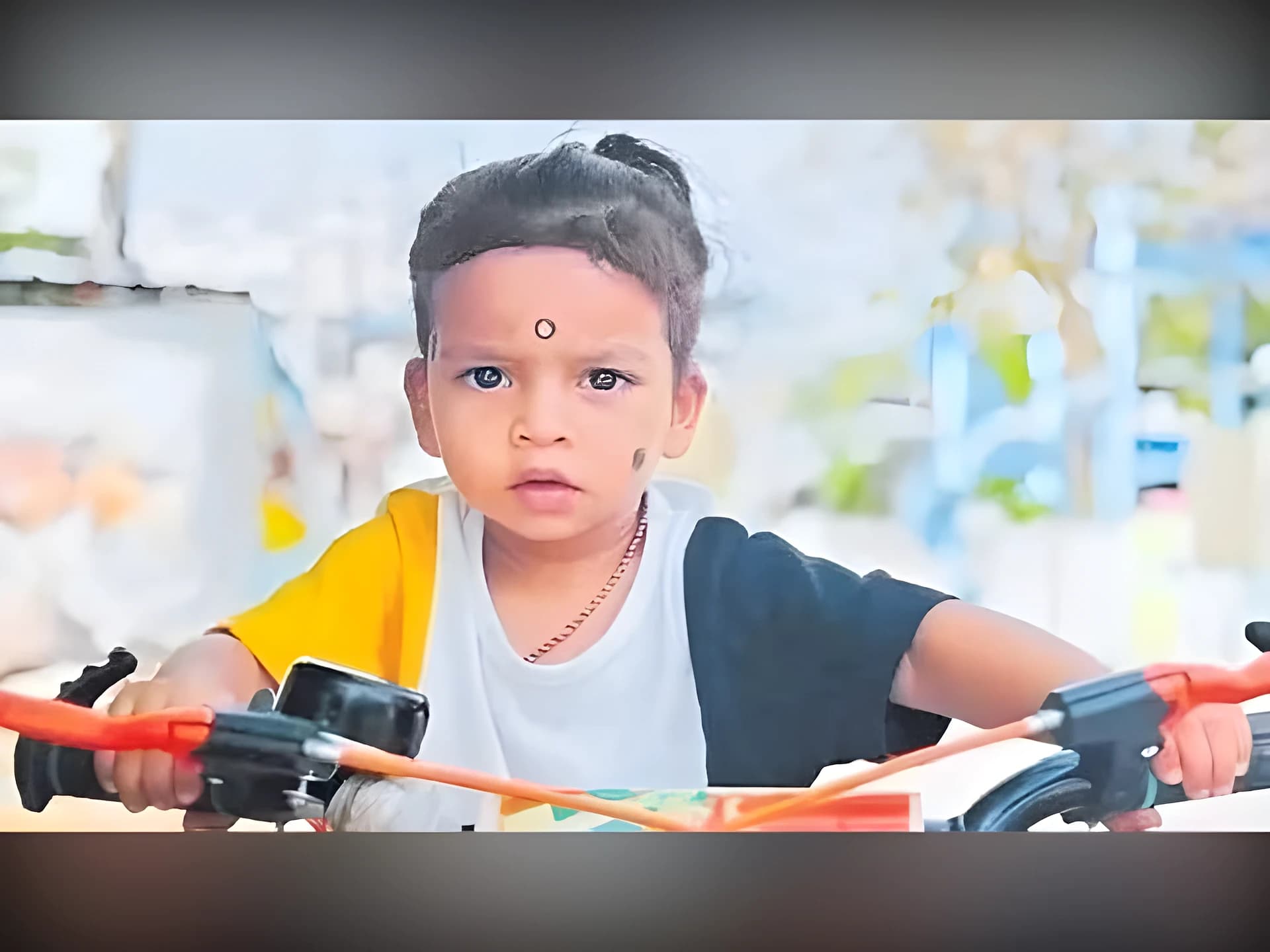 ట్రాఫిక్‌లో అంబులెన్స్‌.. దక్కని చిన్నారి ప్రాణం!