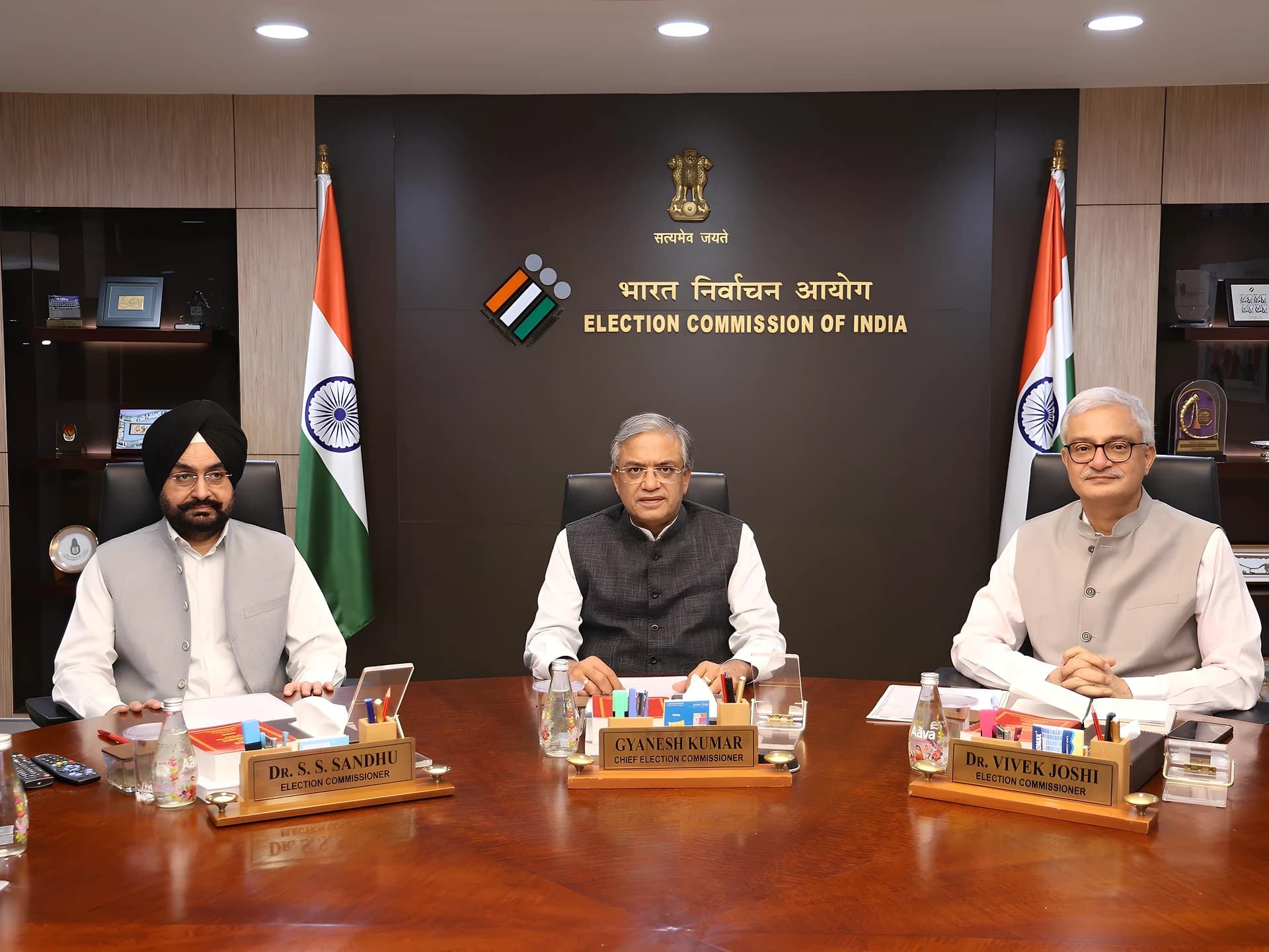 SIR నోటీసులు వచ్చాయా? ఆఫీస్‌కి పోనక్కర్లేదు!