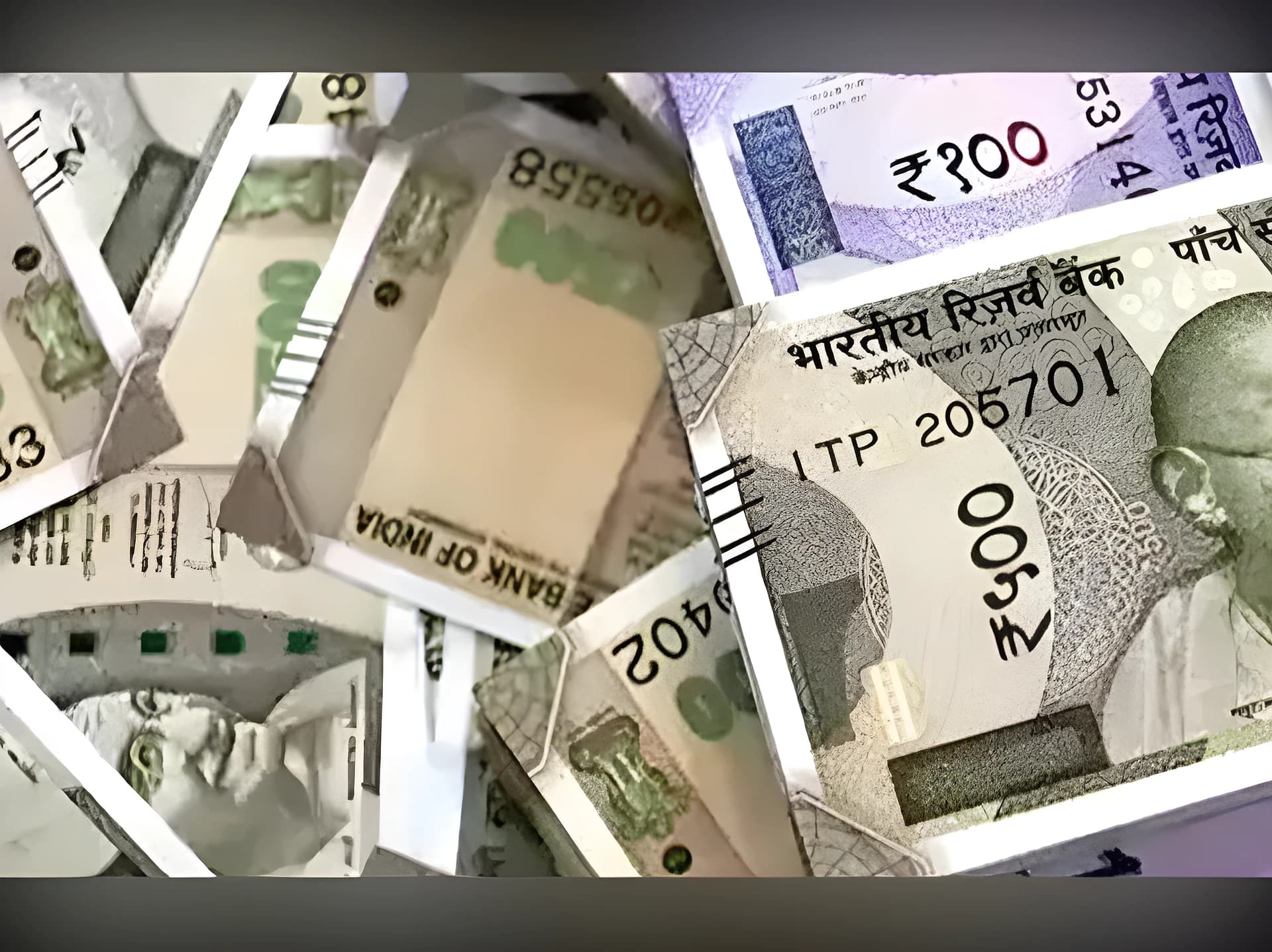డాలర్ల పేరుతో డ్రామా.. లక్షల మోసం
