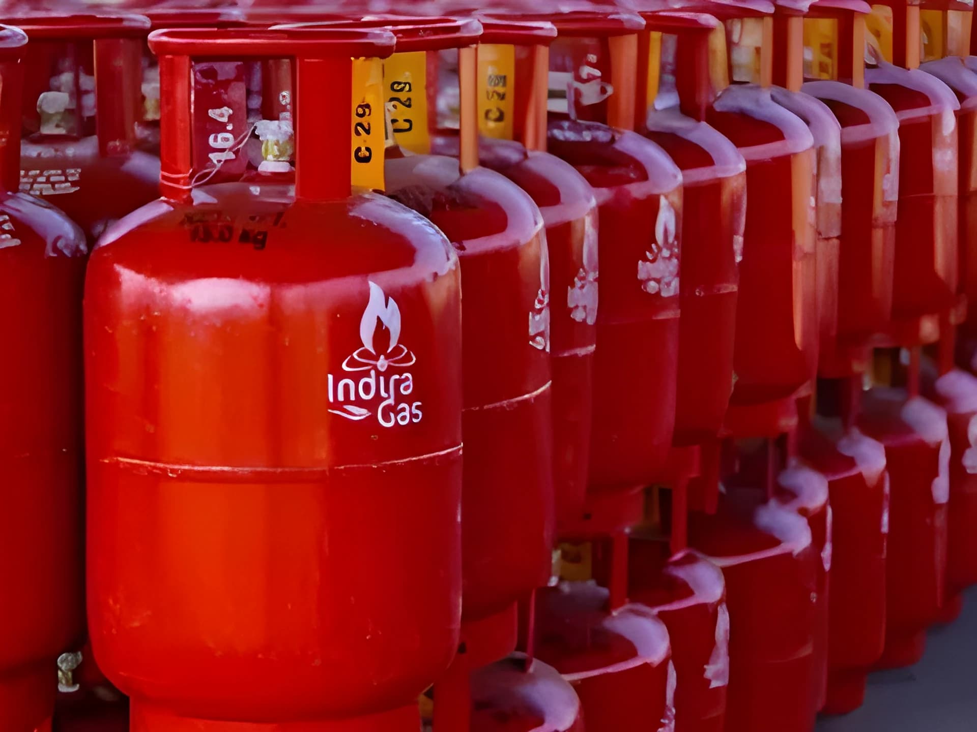 LPG షాక్‌.. సిలిండర్‌ ధరలు పెంపు!