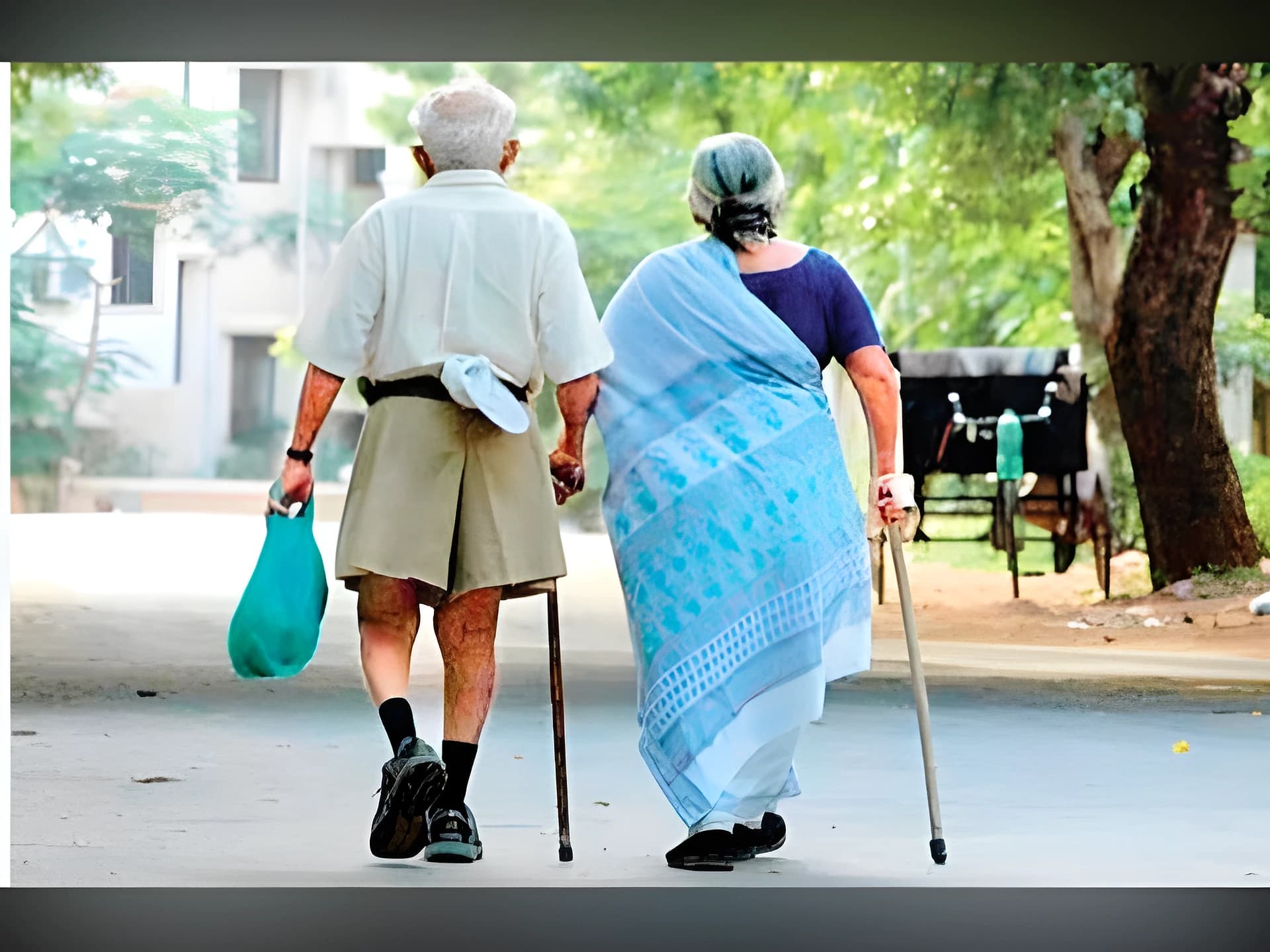 వృద్ధుల కోసం అవగాహన ర్యాలీ
