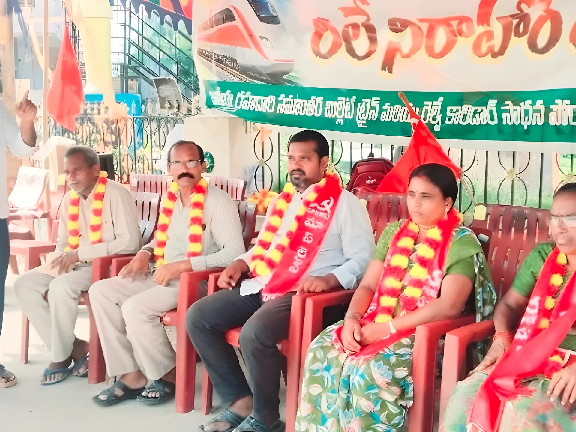 బుల్లెట్ ట్రైన్ కారిడార్‌పై కాంగ్రెస్ క్లారిటీ ఇవ్వాలి