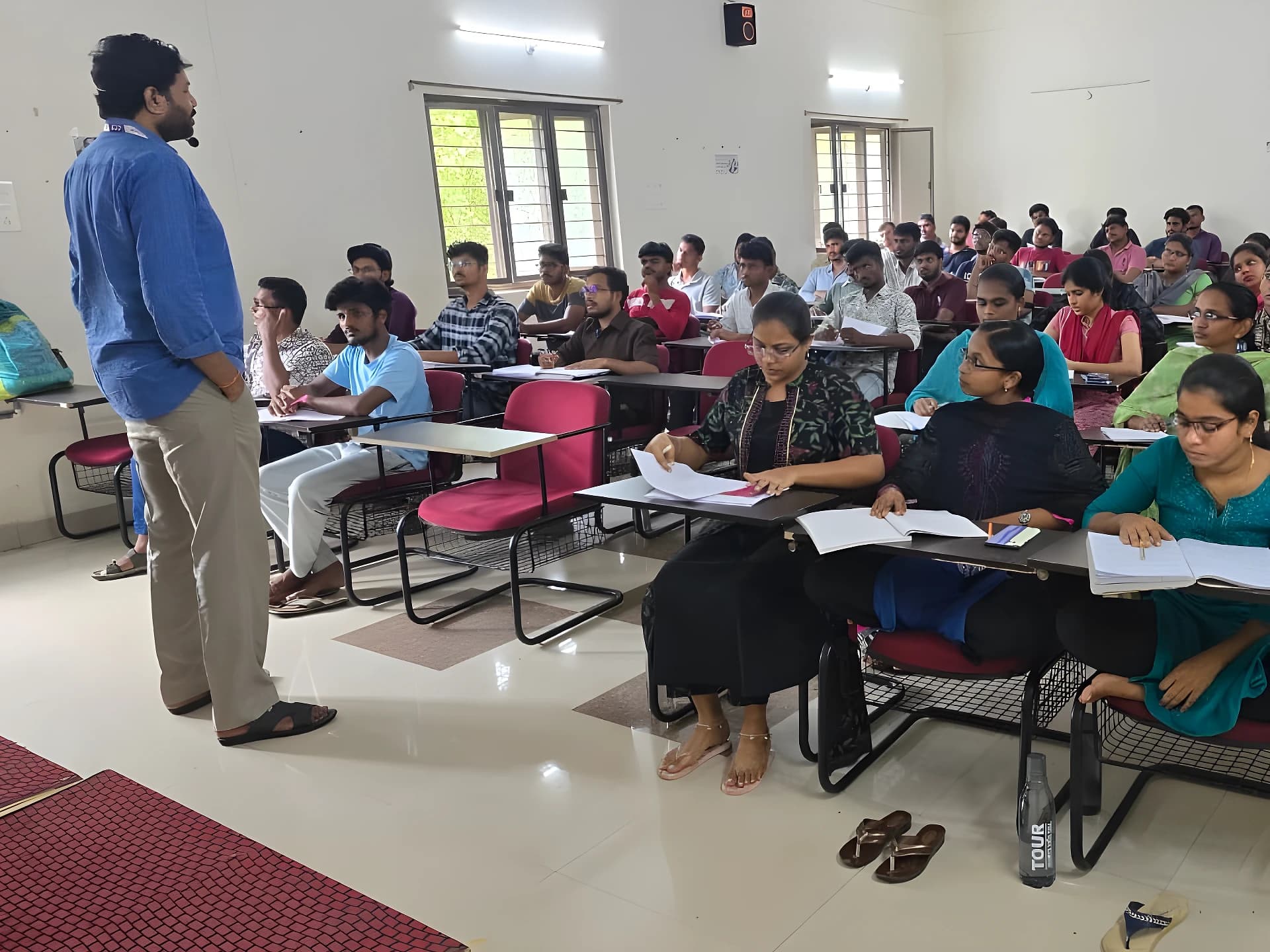 UPSCకి ప్రిపేర్ అవుతున్నారా? Free Coaching
