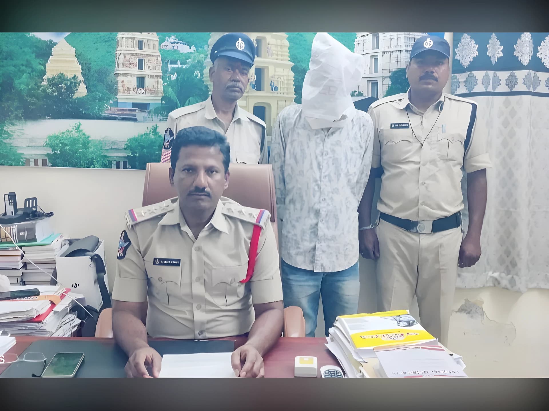 రీల్స్ ఆఫర్ అని పిలిచి బ్లాక్‌మెయిల్