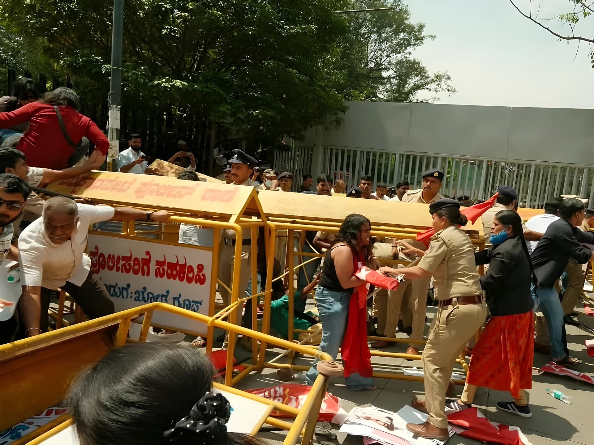 BJPకి, కాంగ్రెస్‌కు తేడా ఏముంది.. AISA ఫైర్!