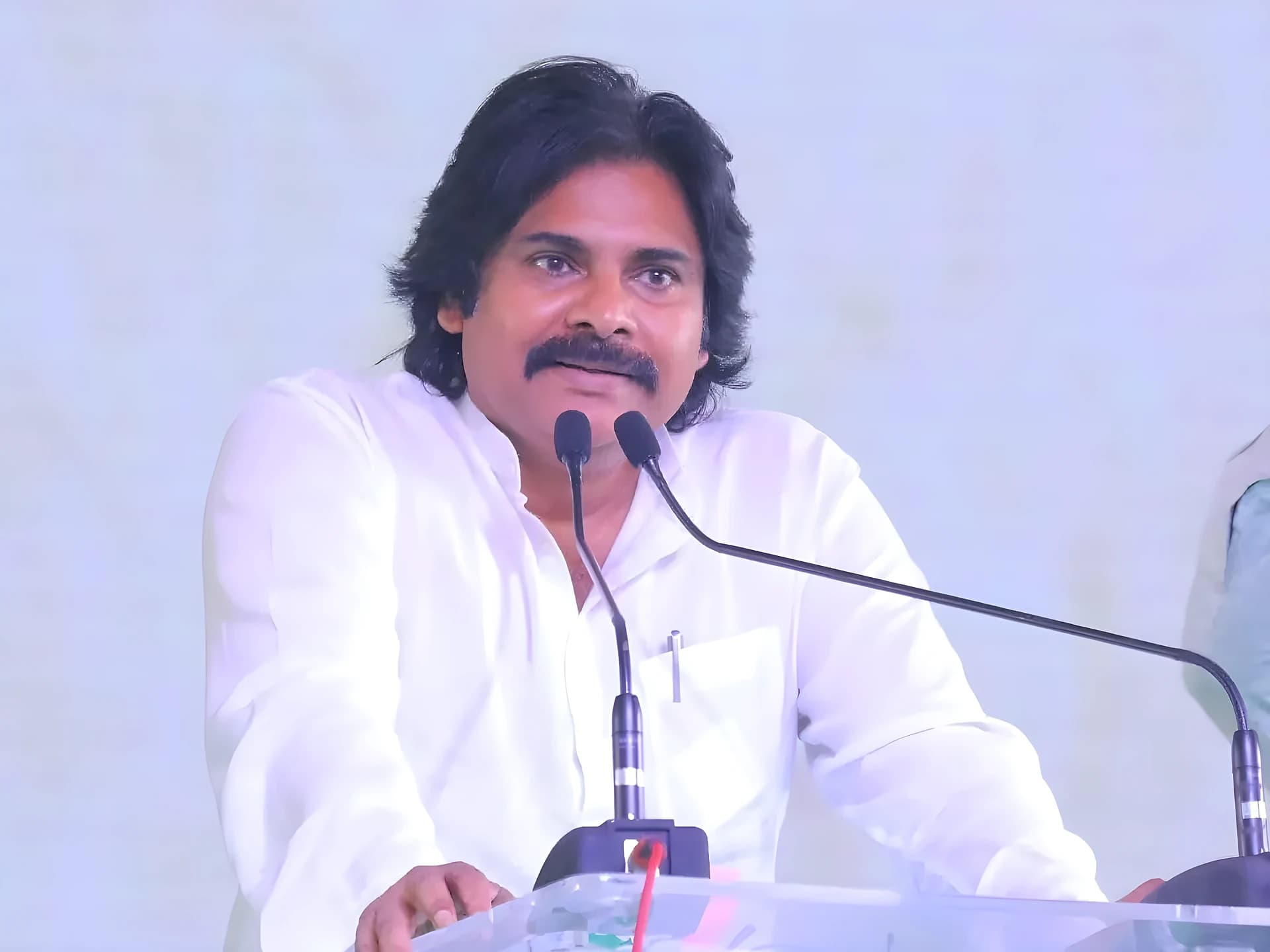 సినిమాలు వేరు.. నిజ జీవితం వేరు: పవన్ కల్యాణ్