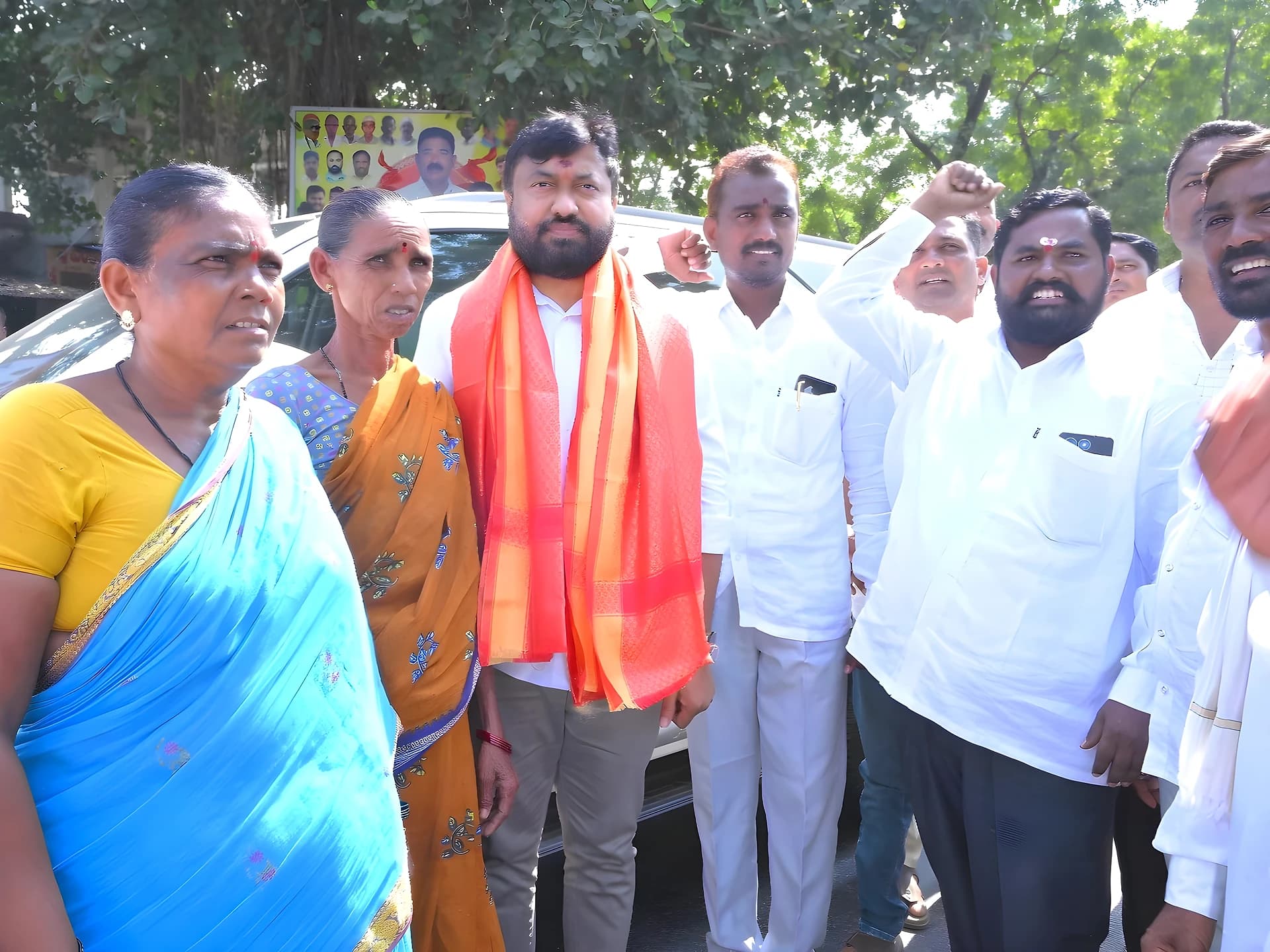 తాళ్లపేట దుర్గామాతను దర్శించుకున్న జగన్