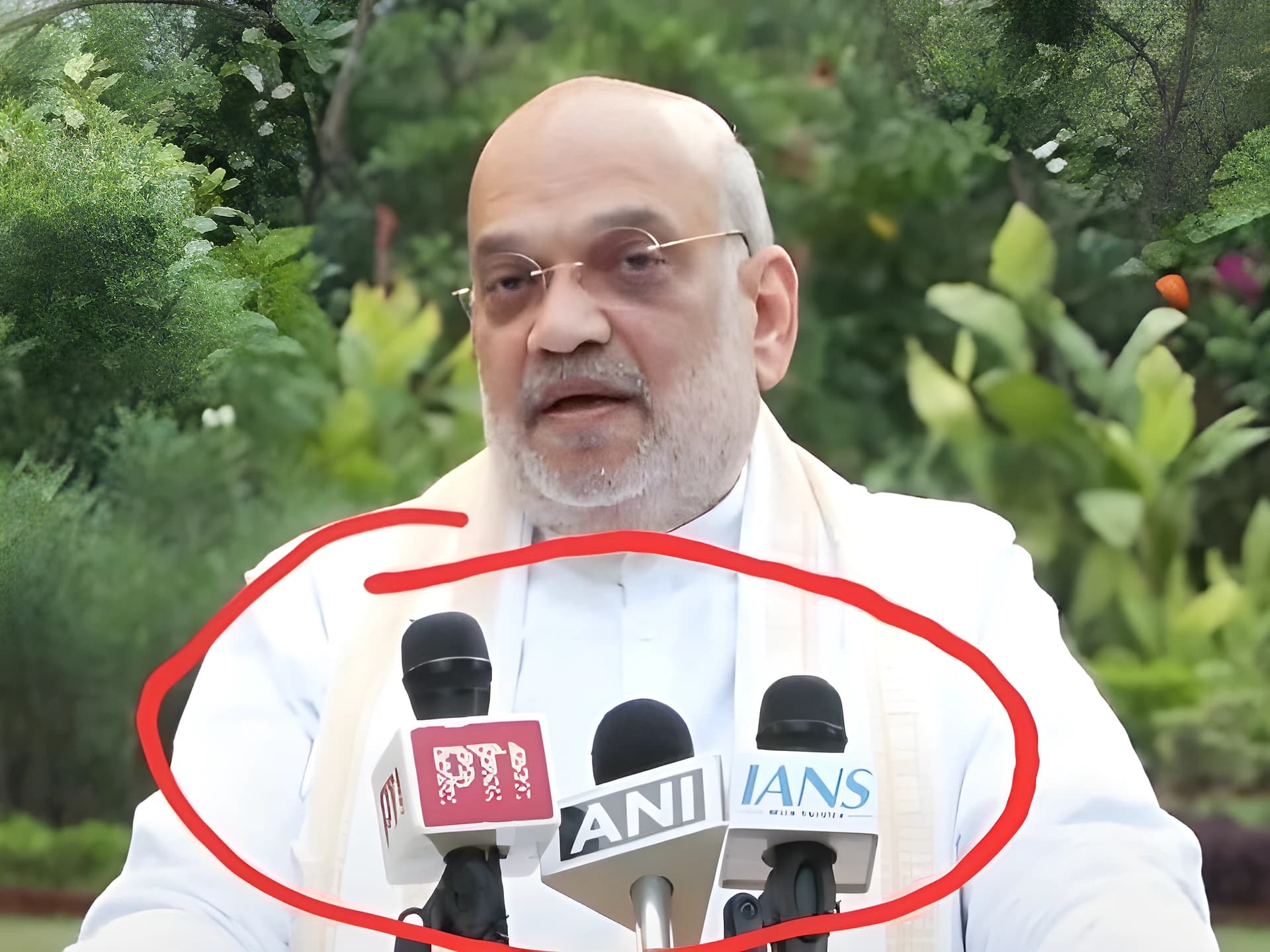 "అమిత్ షా ప్రెస్‌మీట్... మీడియా ఏది?"